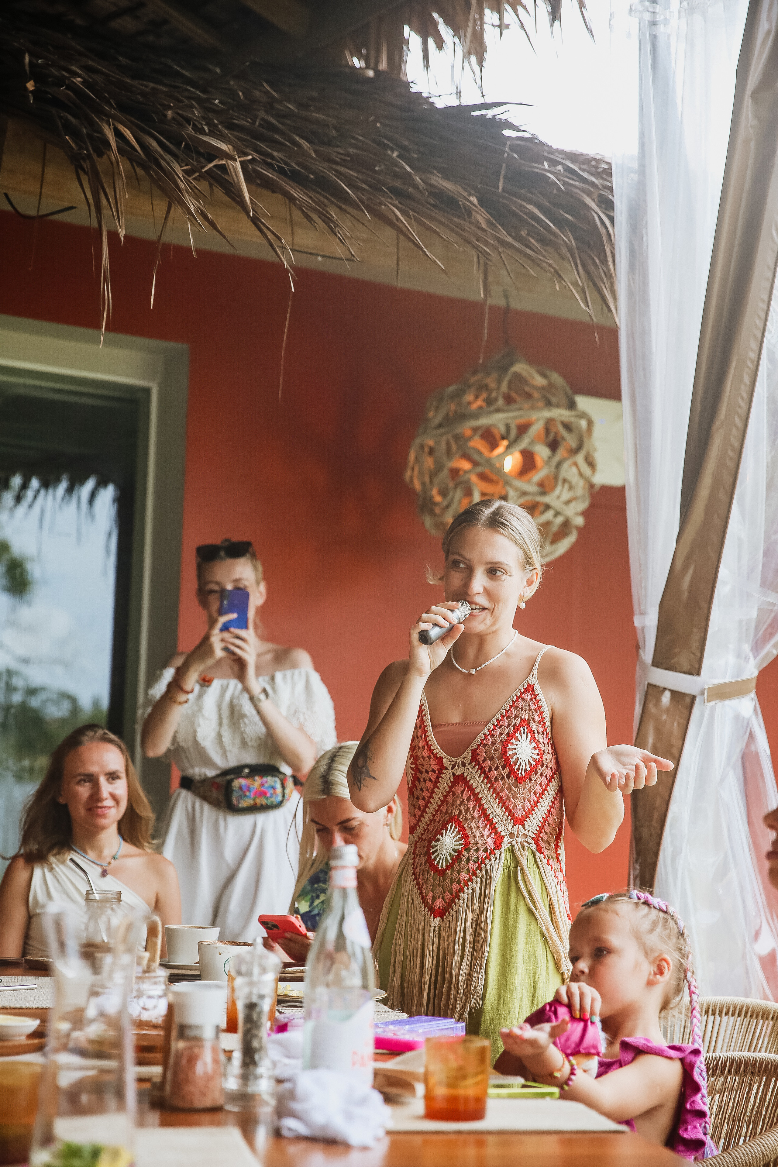 Завтрак женского клуба на Бангтао 3.08.23. Фотограф и видеограф Анна Домашенко