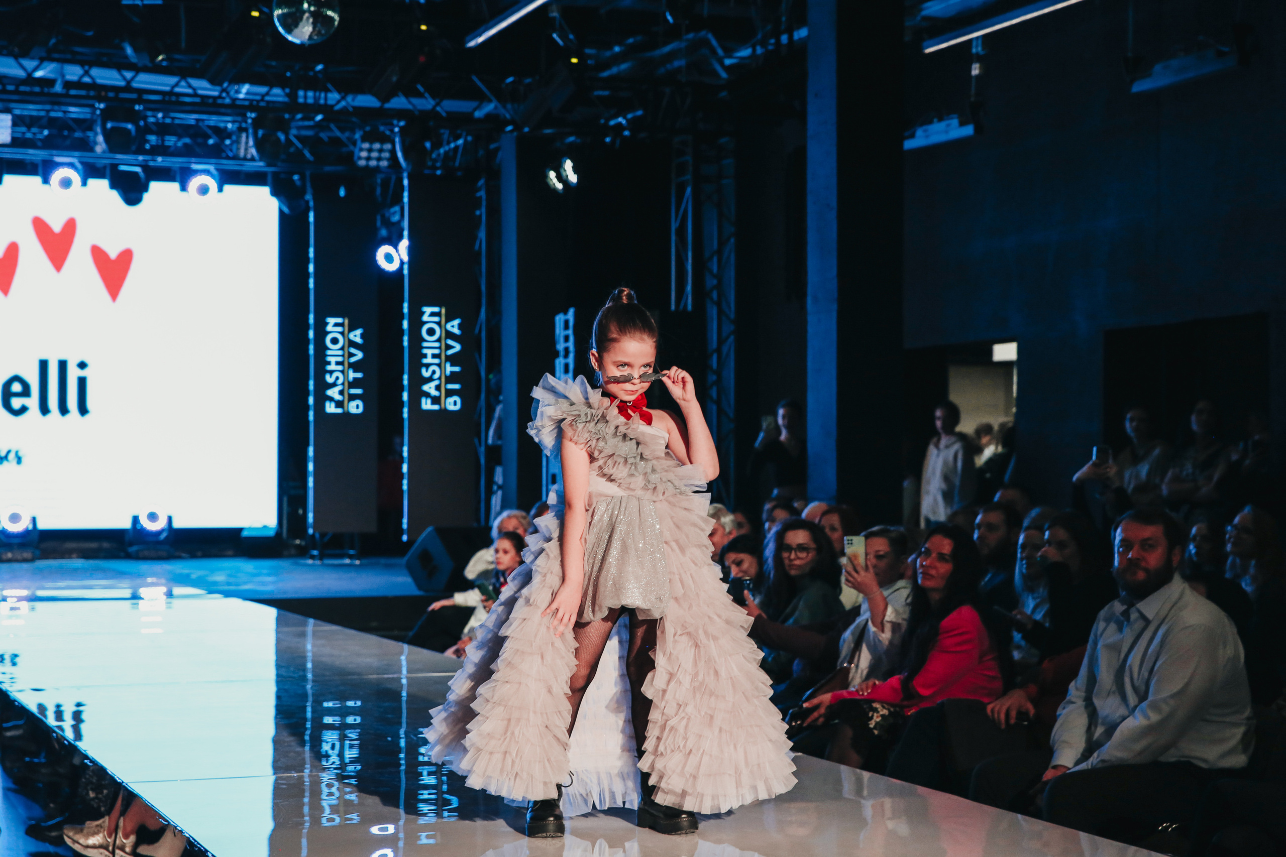 Показ ЯровитХолл. Фотограф и видеограф Анна Домашенко