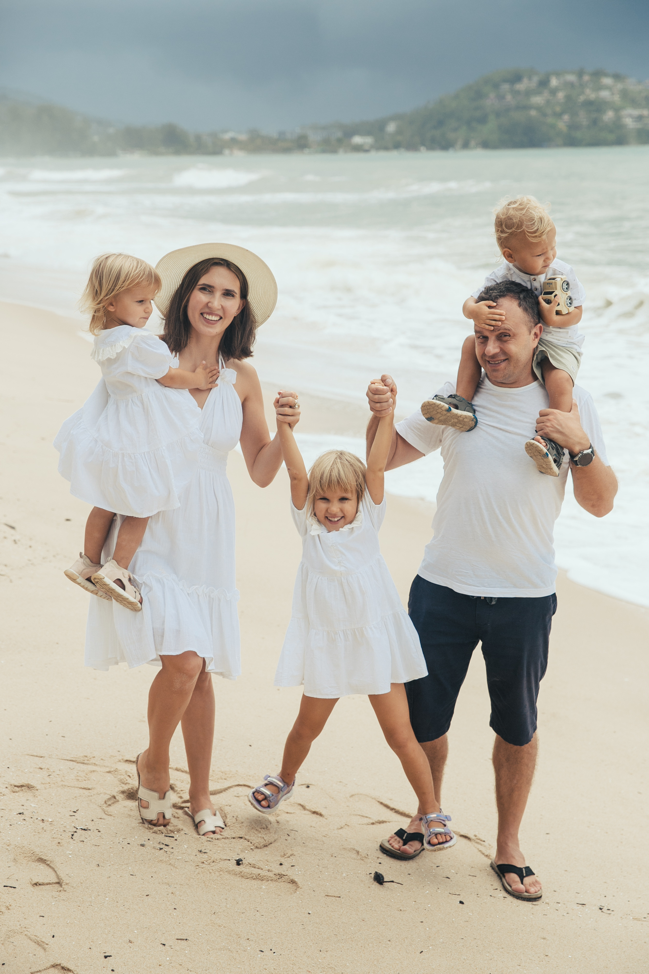 Семейная фотосессия на Бангтао, Пхукет. Фотограф и видеограф Анна Домашенко