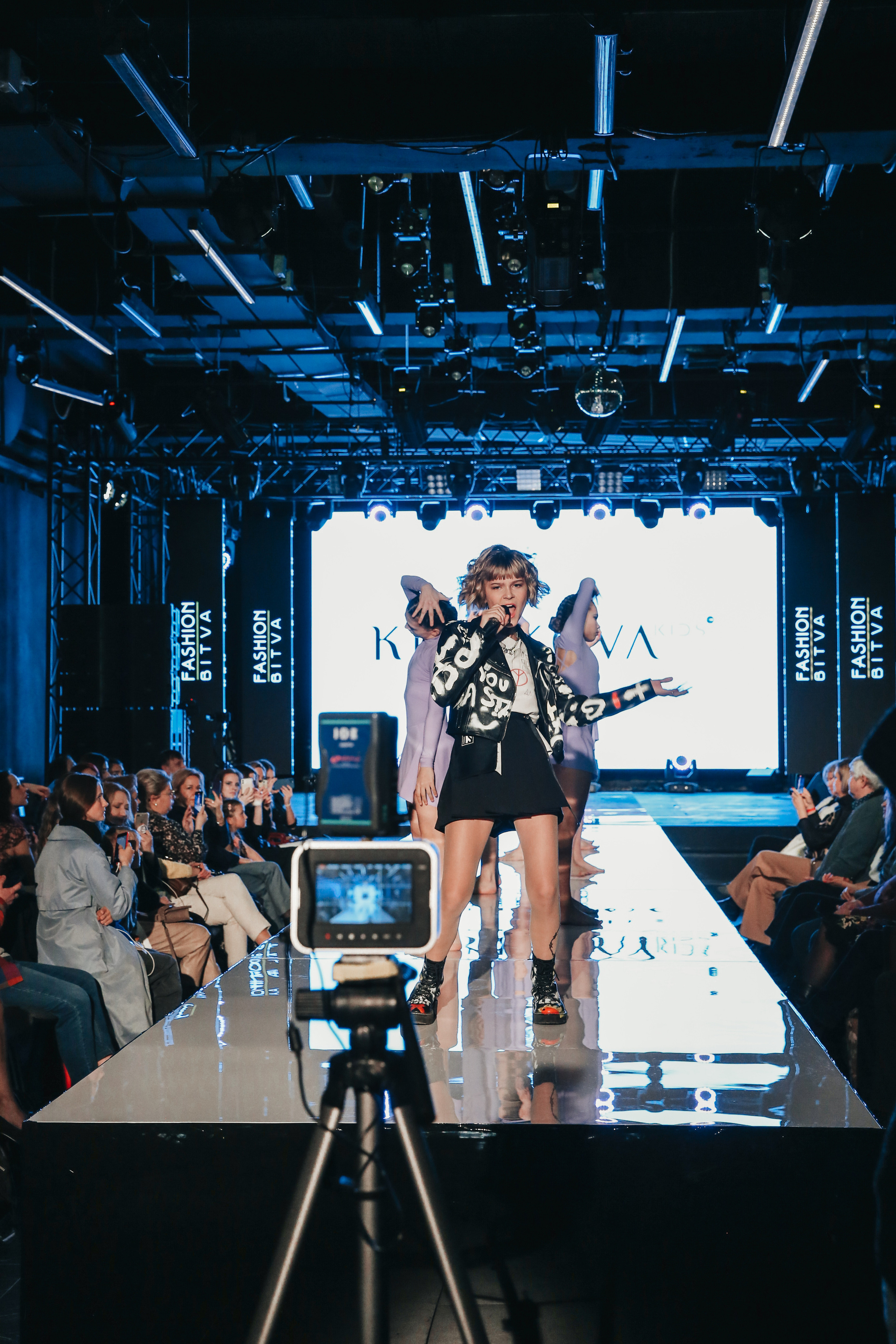 Показ ЯровитХолл. Фотограф и видеограф Анна Домашенко