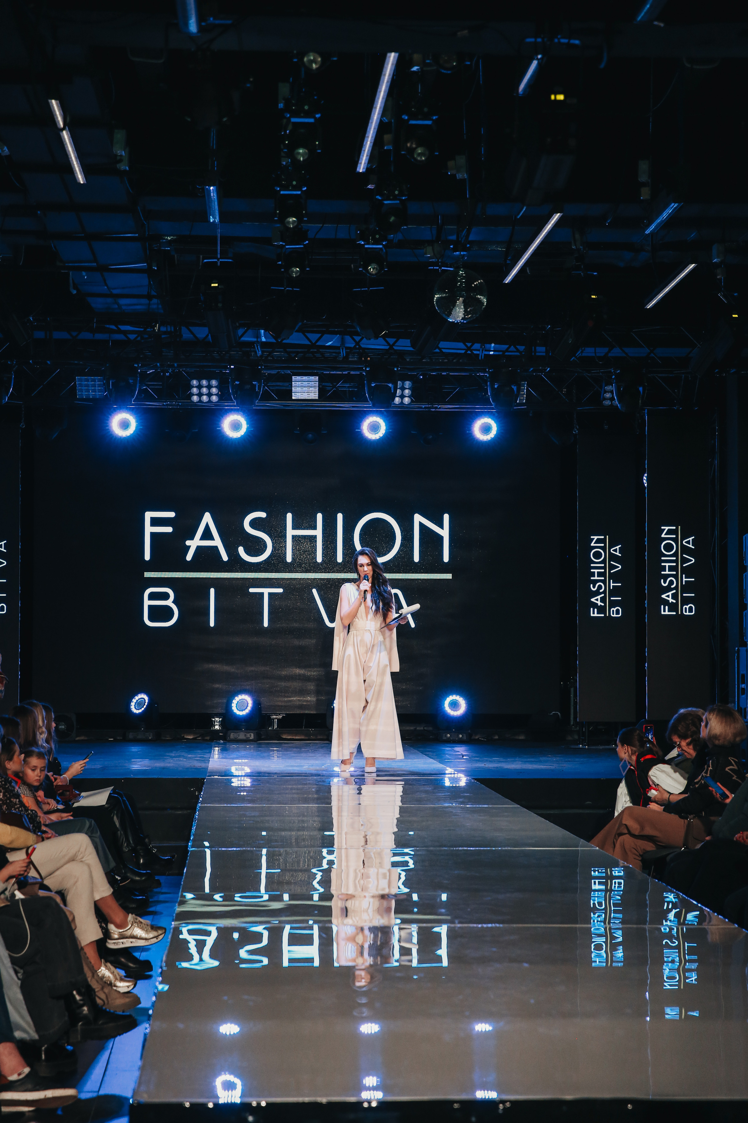 Показ ЯровитХолл. Фотограф и видеограф Анна Домашенко