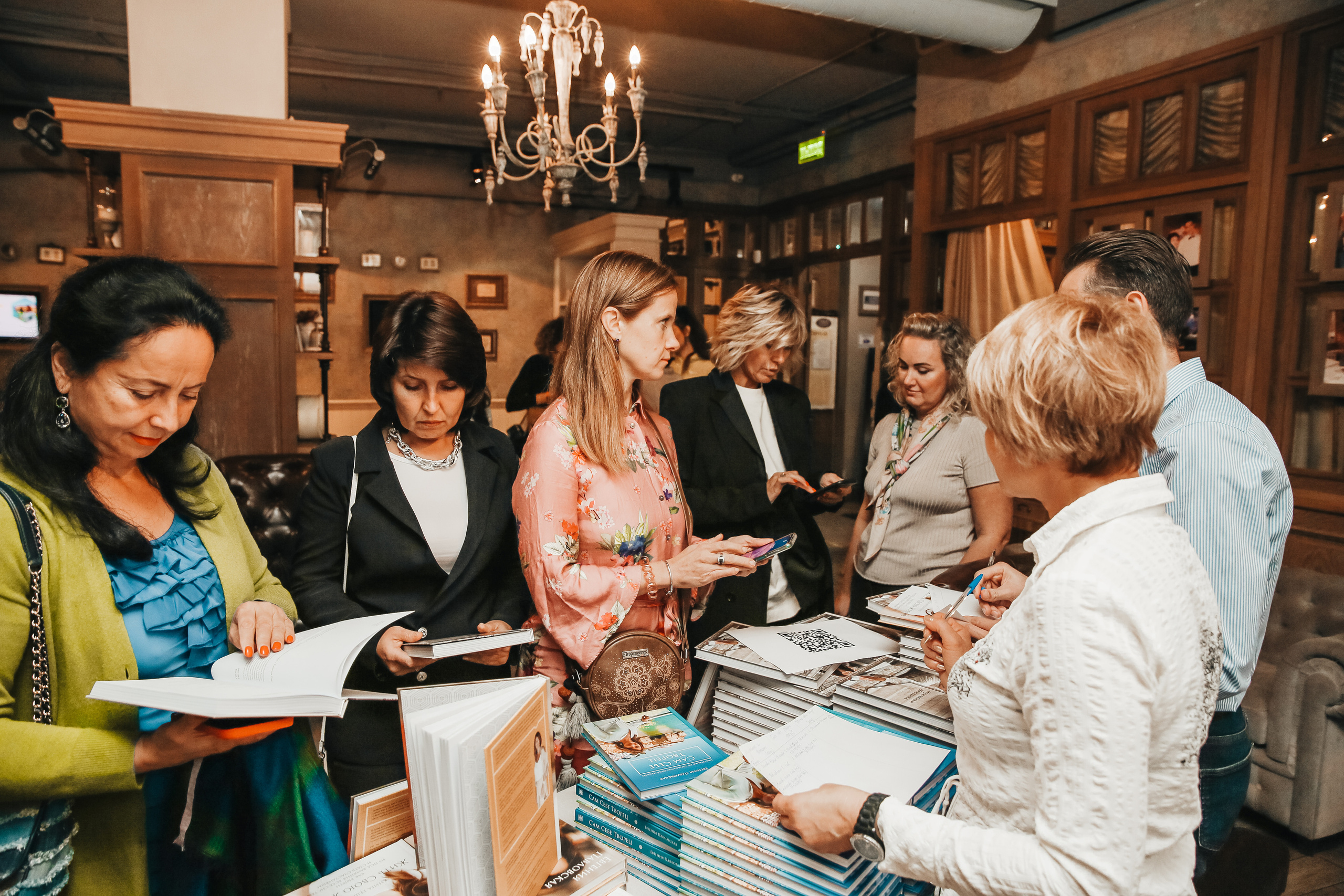 Бизнес ужин с коучем Евгенией Павловской 15.09.21. Фотограф и видеограф Анна Домашенко