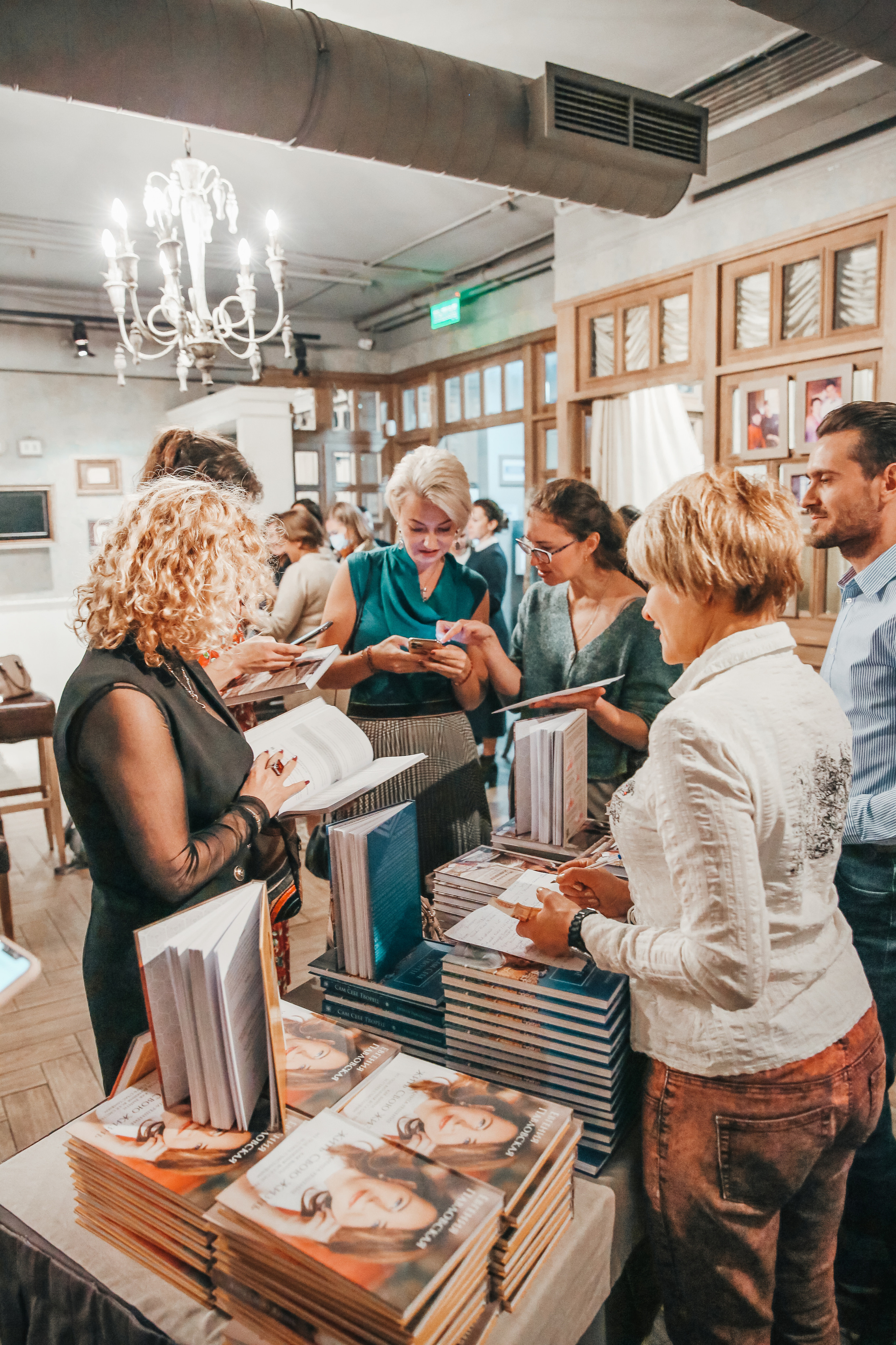 Бизнес ужин с коучем Евгенией Павловской 15.09.21. Фотограф и видеограф Анна Домашенко