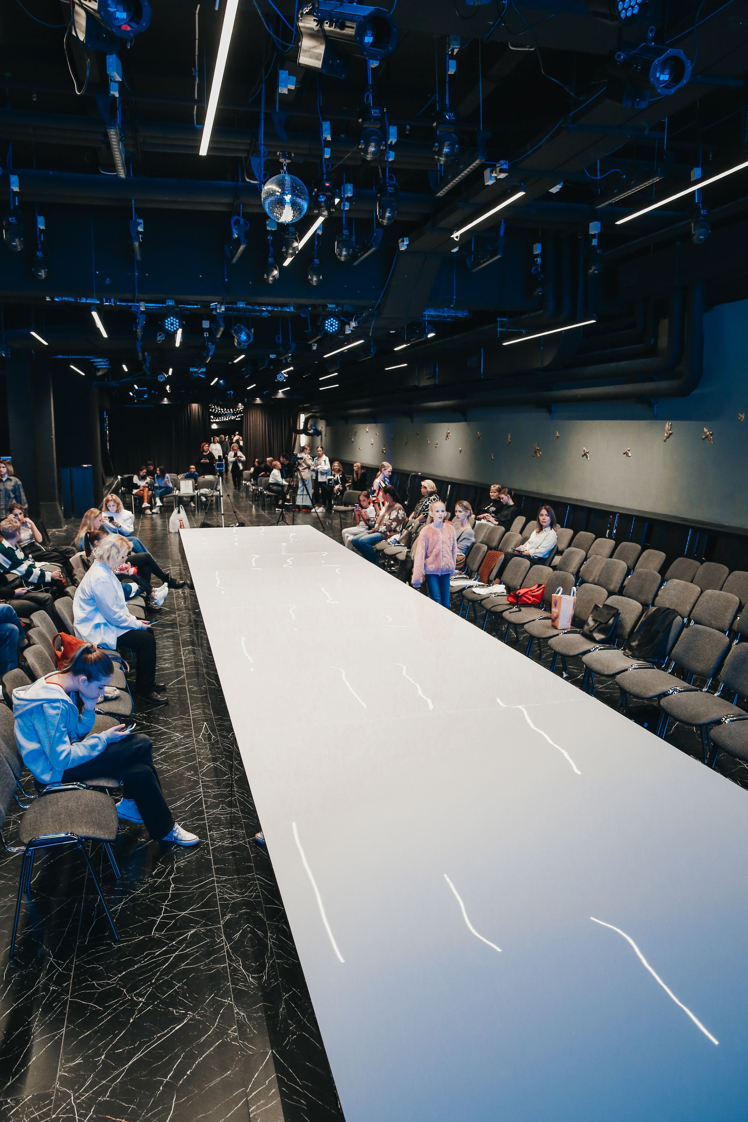 Показ ЯровитХолл. Фотограф и видеограф Анна Домашенко