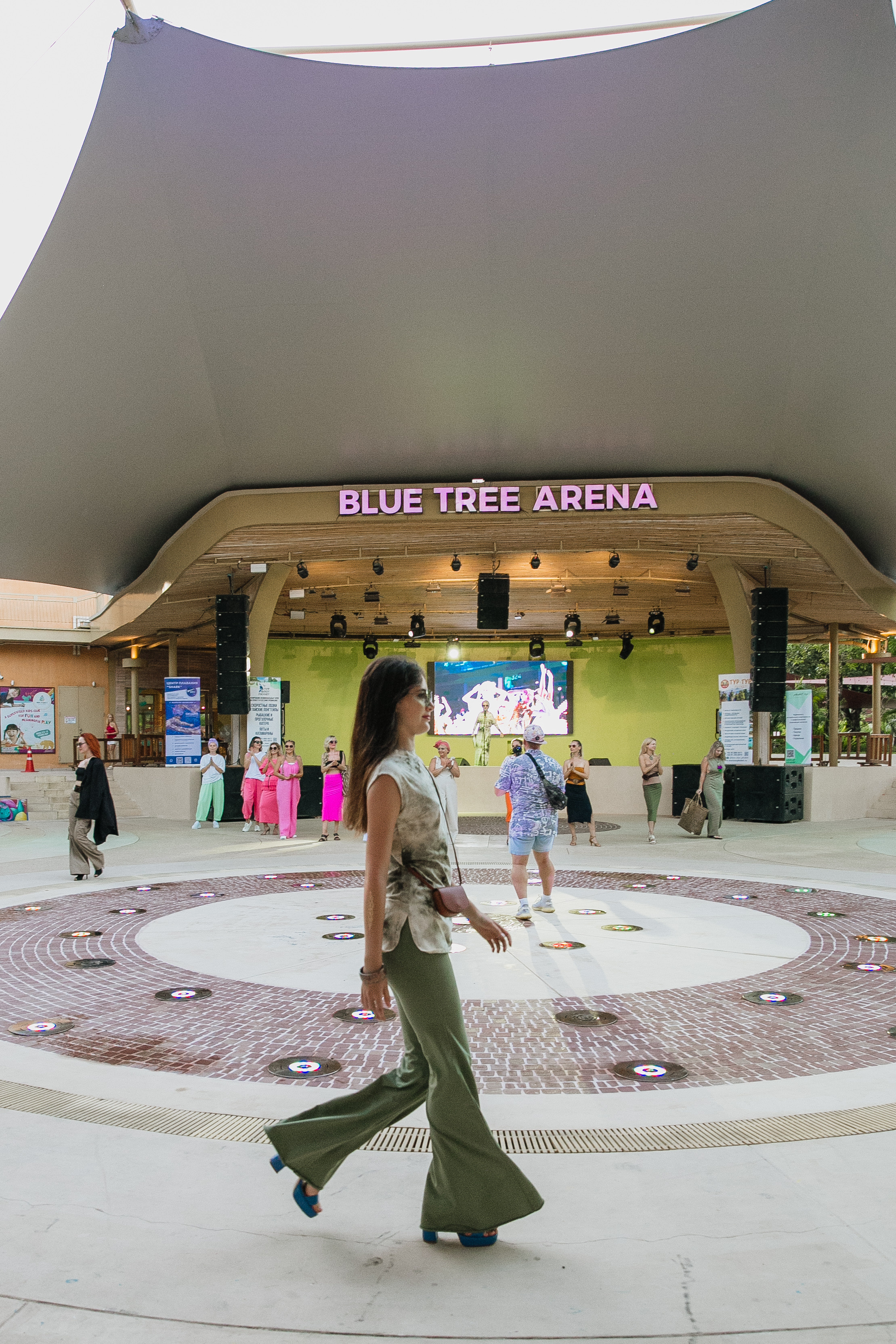 Показ AMORE Бангтао 30.09.23. Фотограф и видеограф Анна Домашенко