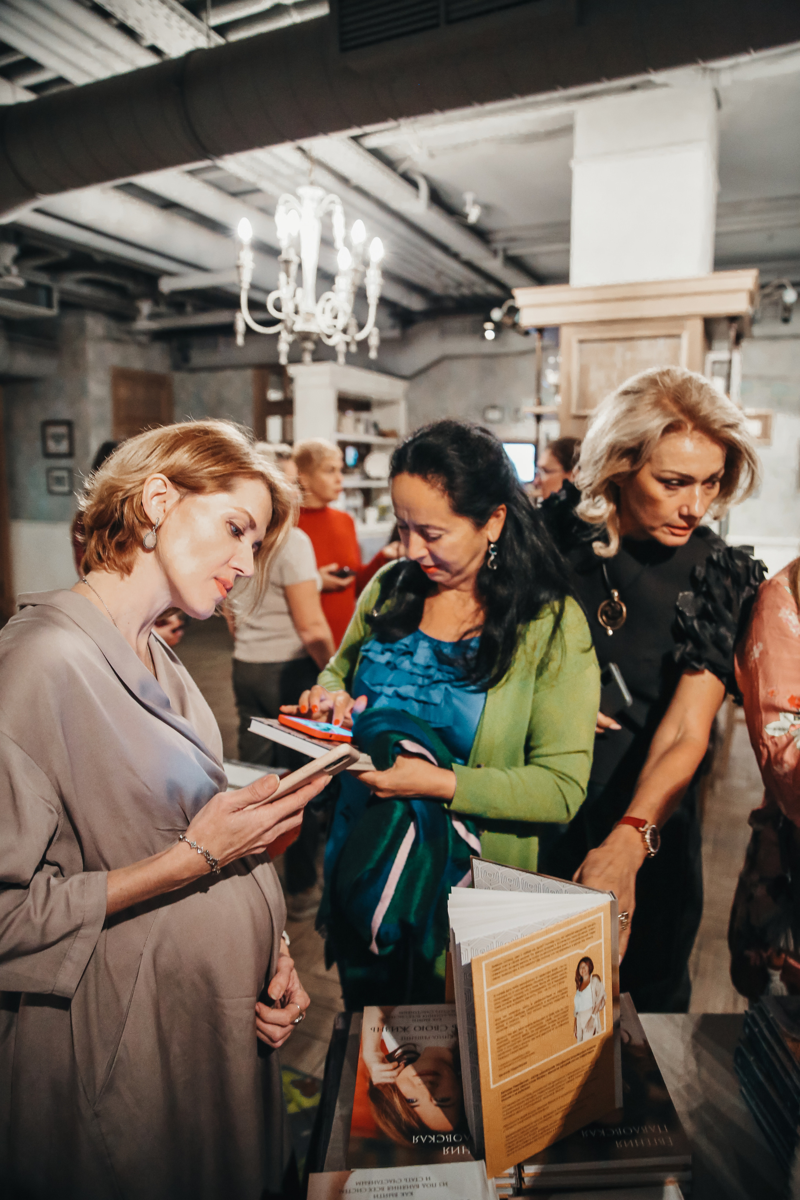 Бизнес ужин с коучем Евгенией Павловской 15.09.21. Фотограф и видеограф Анна Домашенко