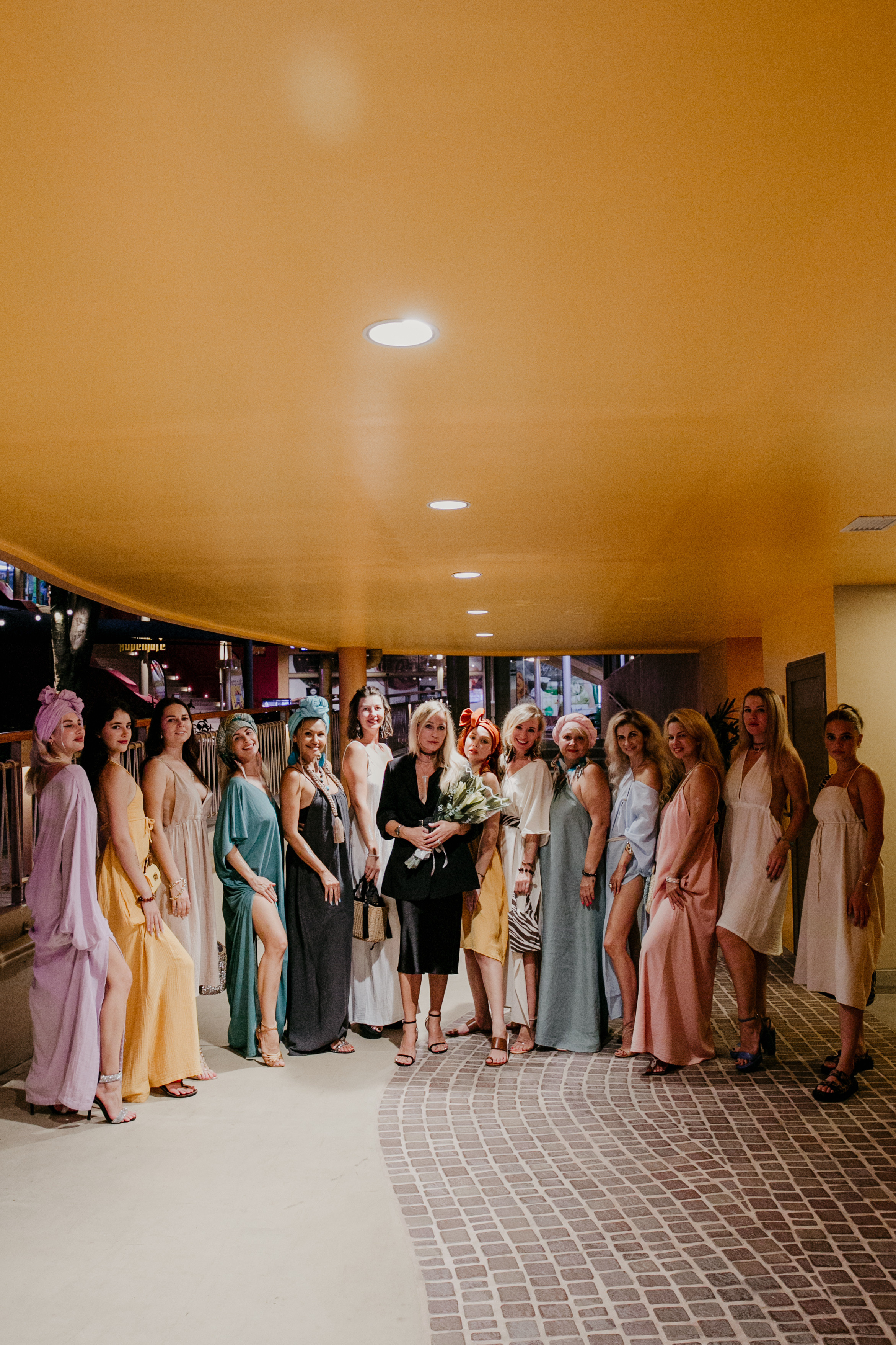 Показ AMORE Бангтао 30.09.23. Фотограф и видеограф Анна Домашенко