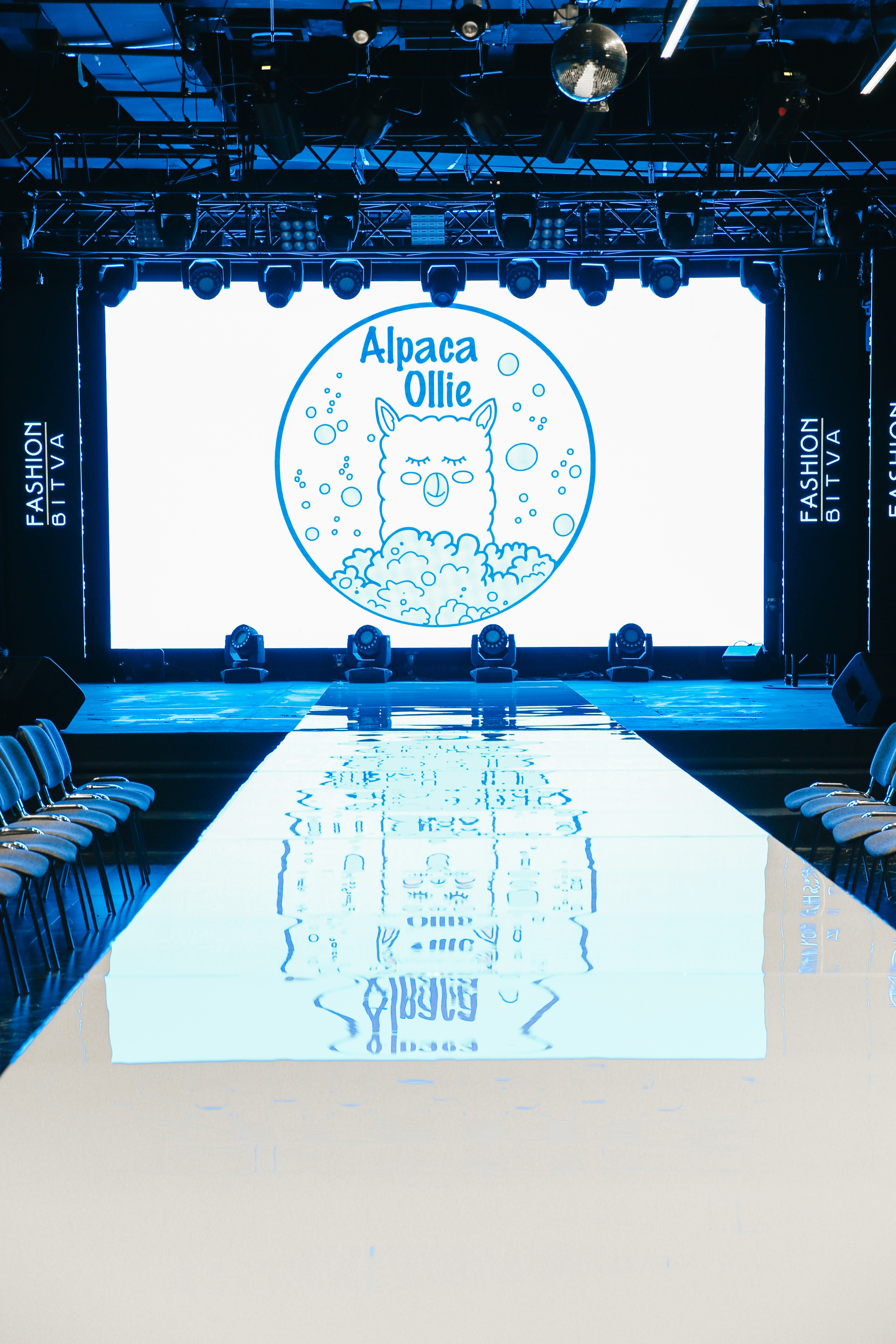 Показ ЯровитХолл. Фотограф и видеограф Анна Домашенко