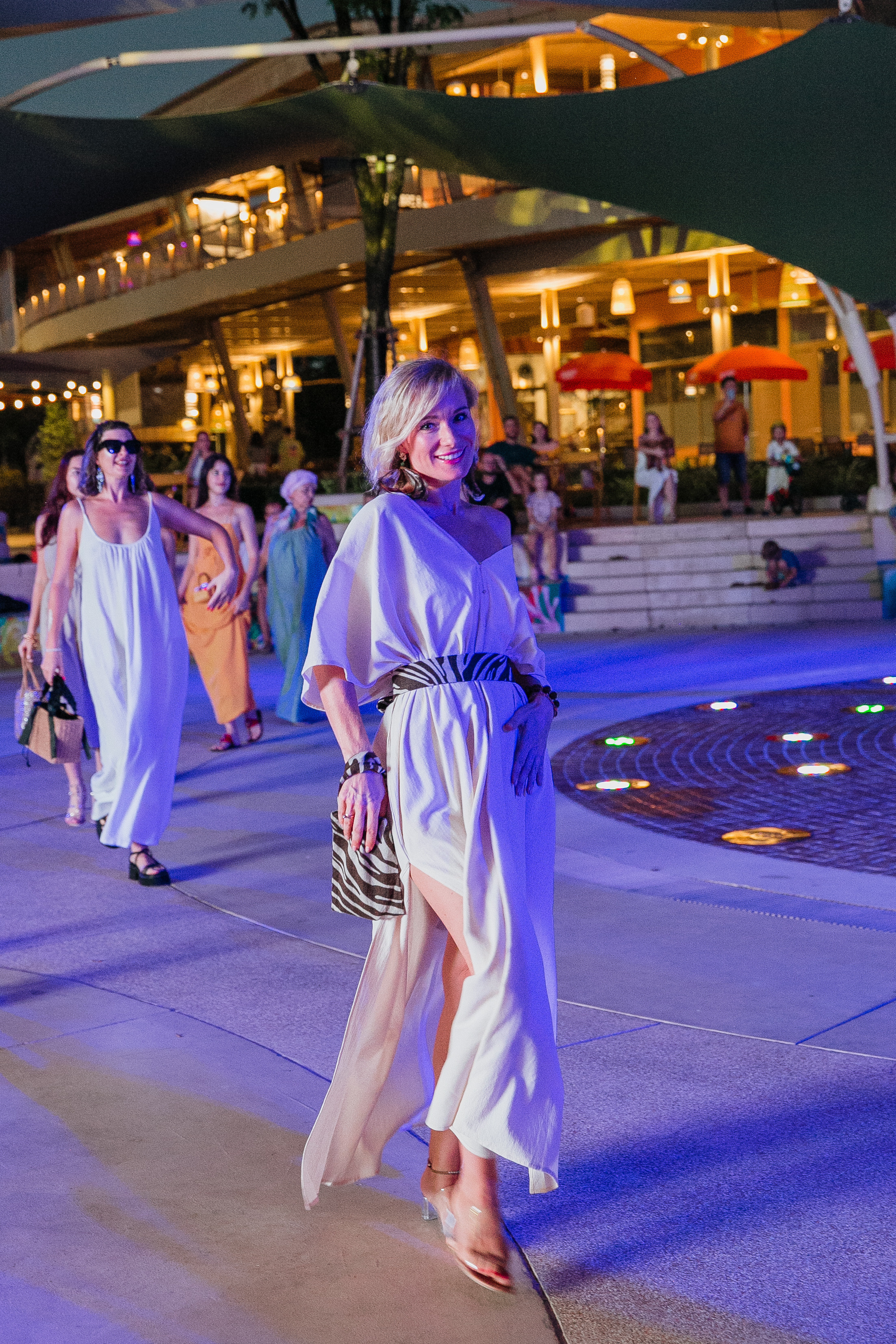 Показ AMORE Бангтао 30.09.23. Фотограф и видеограф Анна Домашенко