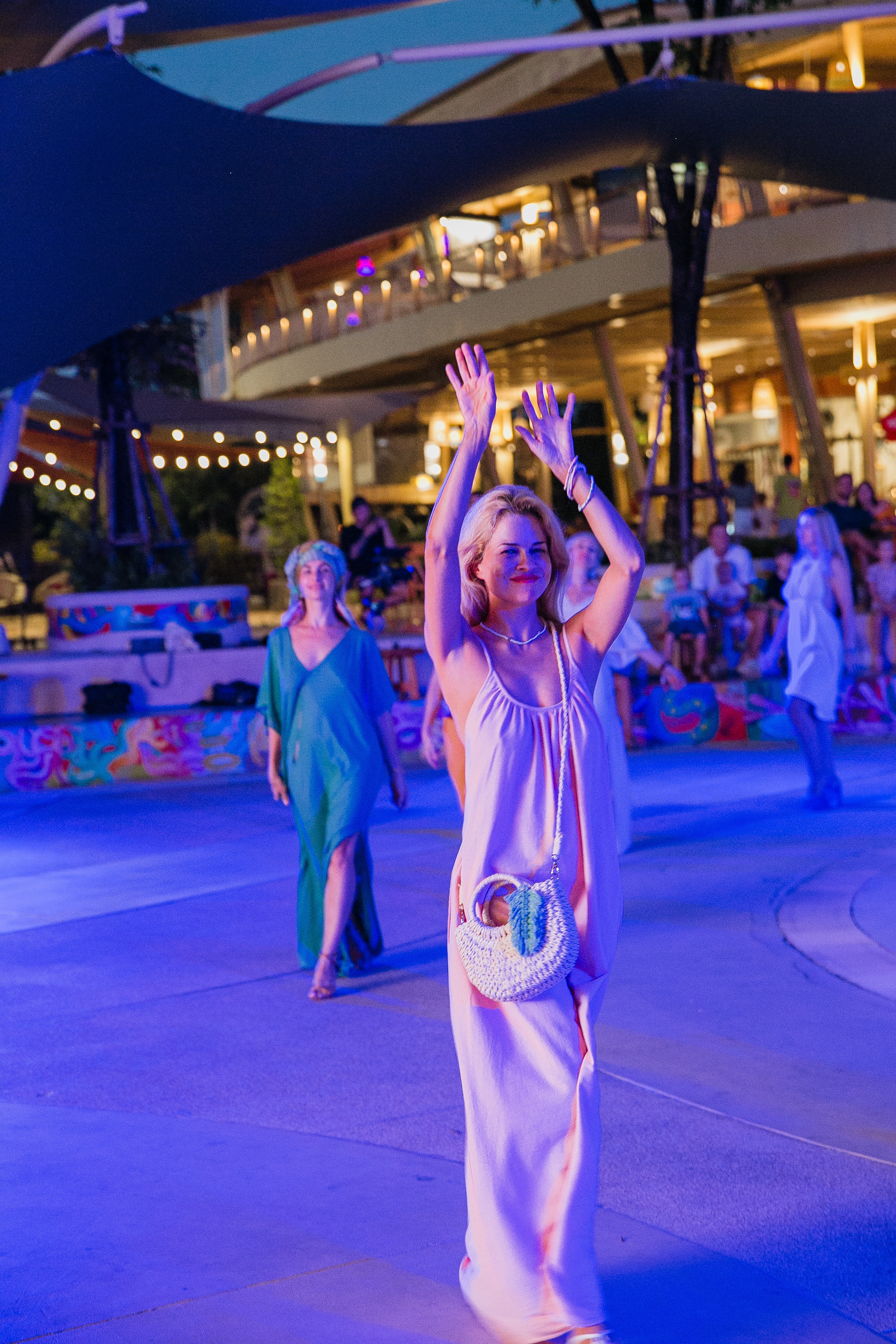 Показ AMORE Бангтао 30.09.23. Фотограф и видеограф Анна Домашенко