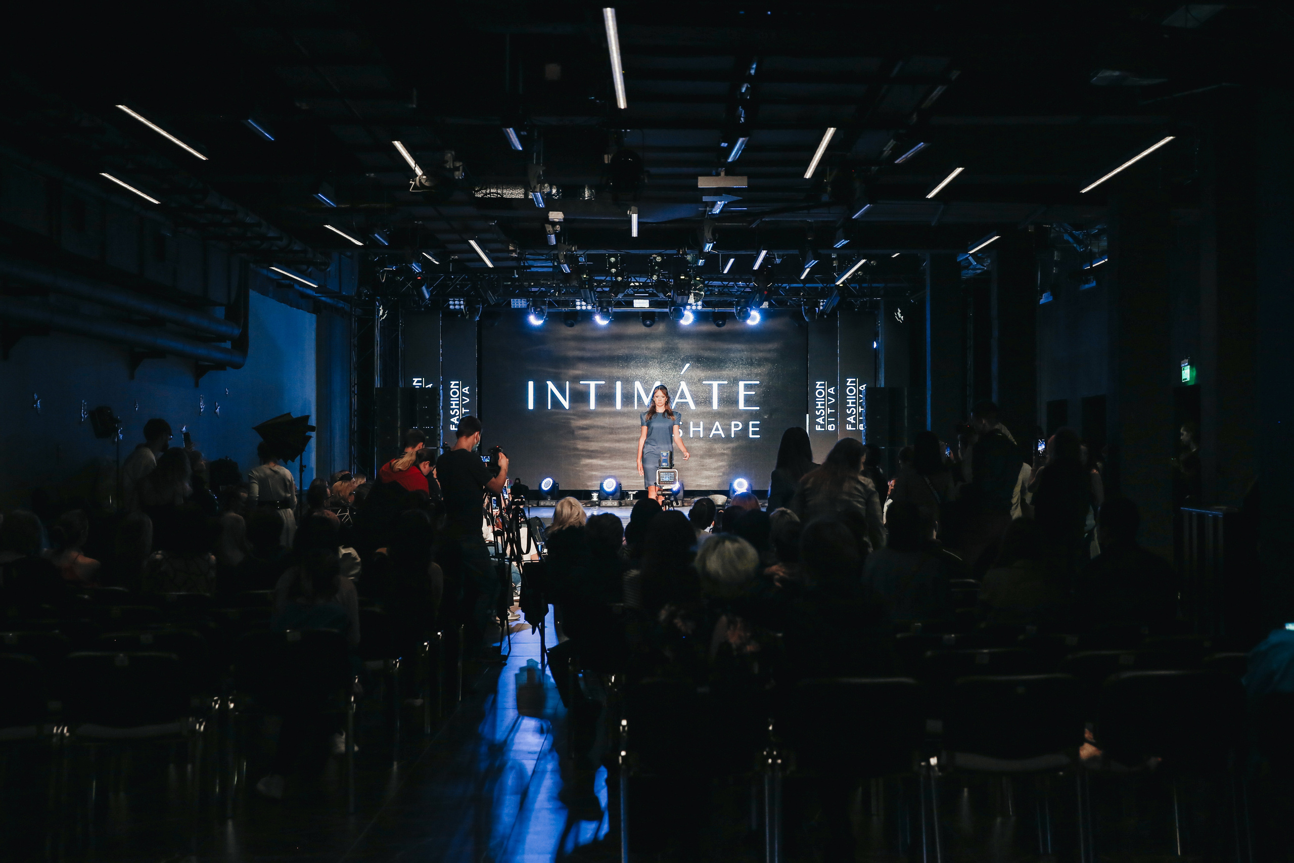 Показ ЯровитХолл. Фотограф и видеограф Анна Домашенко