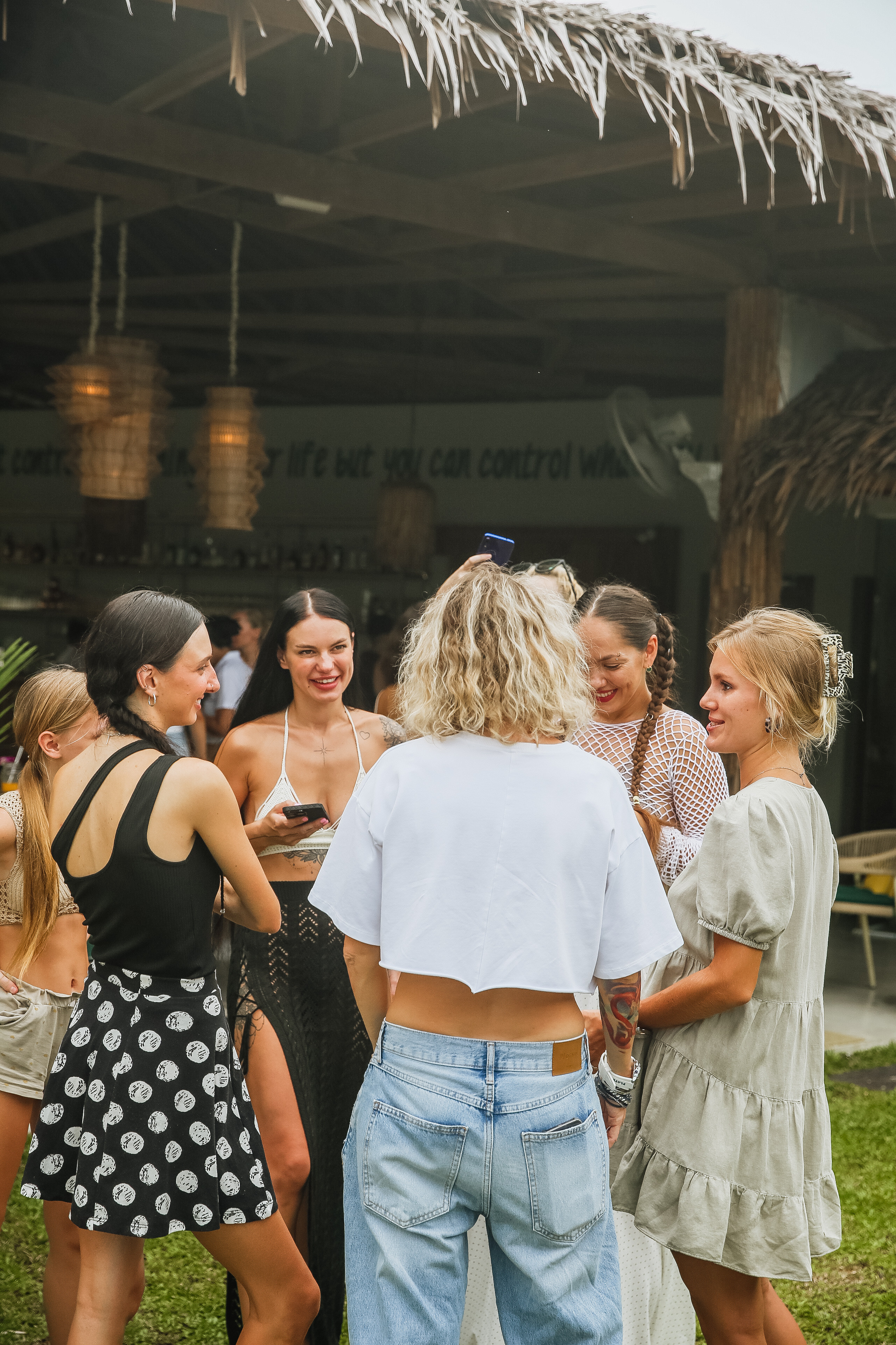 Завтрак женского клуба на Бангтао 3.08.23. Фотограф и видеограф Анна Домашенко