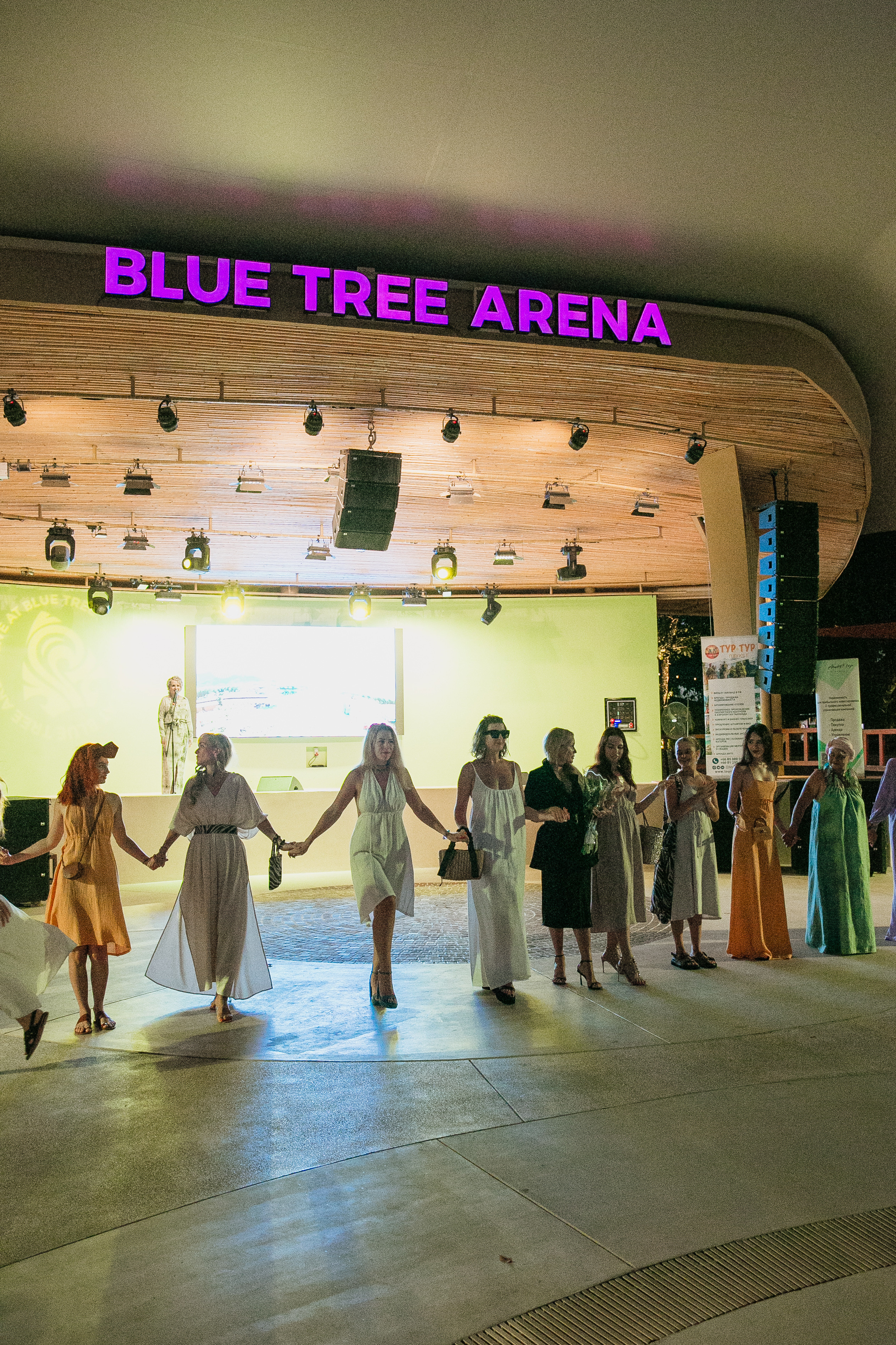 Показ AMORE Бангтао 30.09.23. Фотограф и видеограф Анна Домашенко