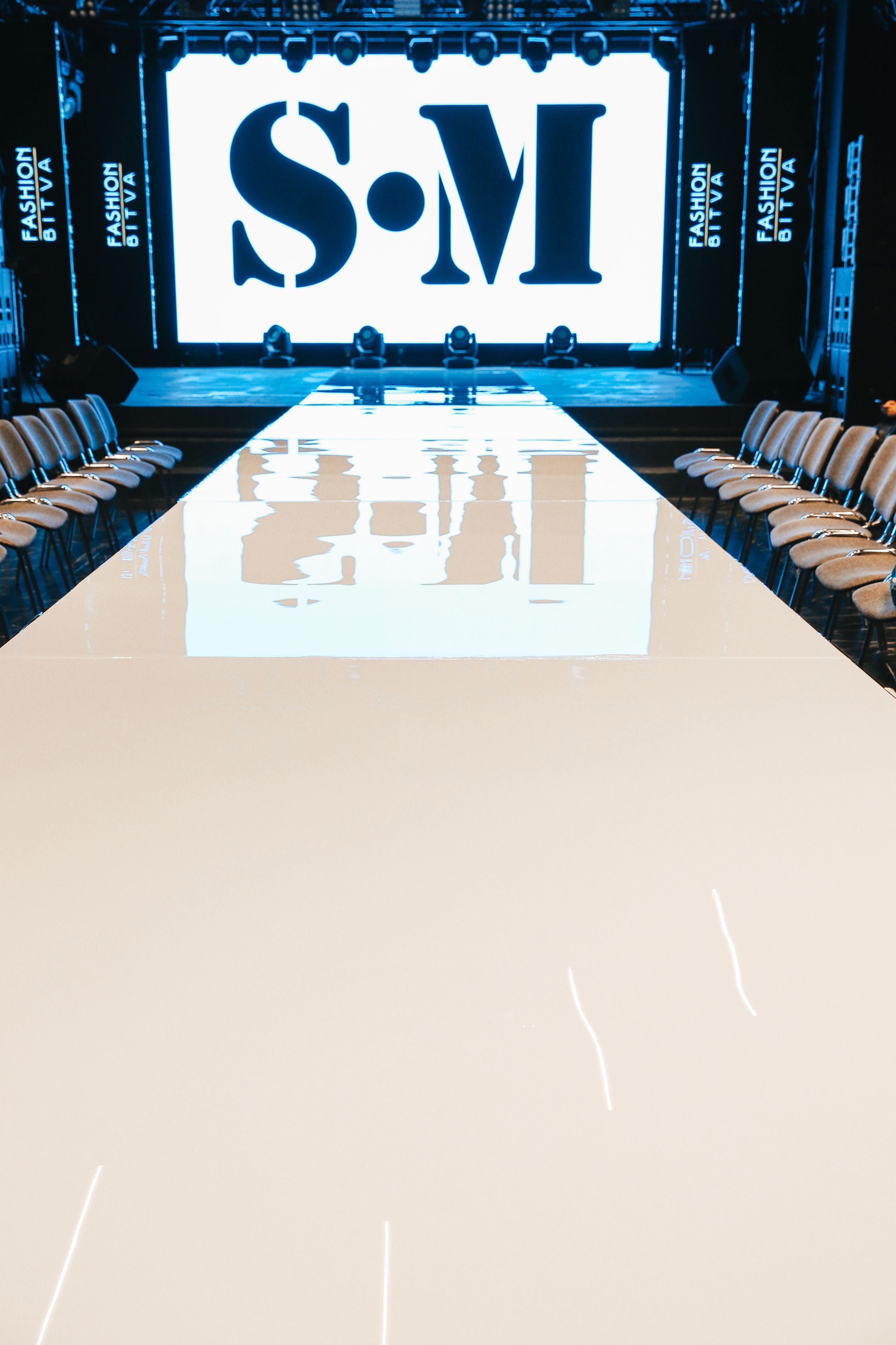 Показ ЯровитХолл. Фотограф и видеограф Анна Домашенко