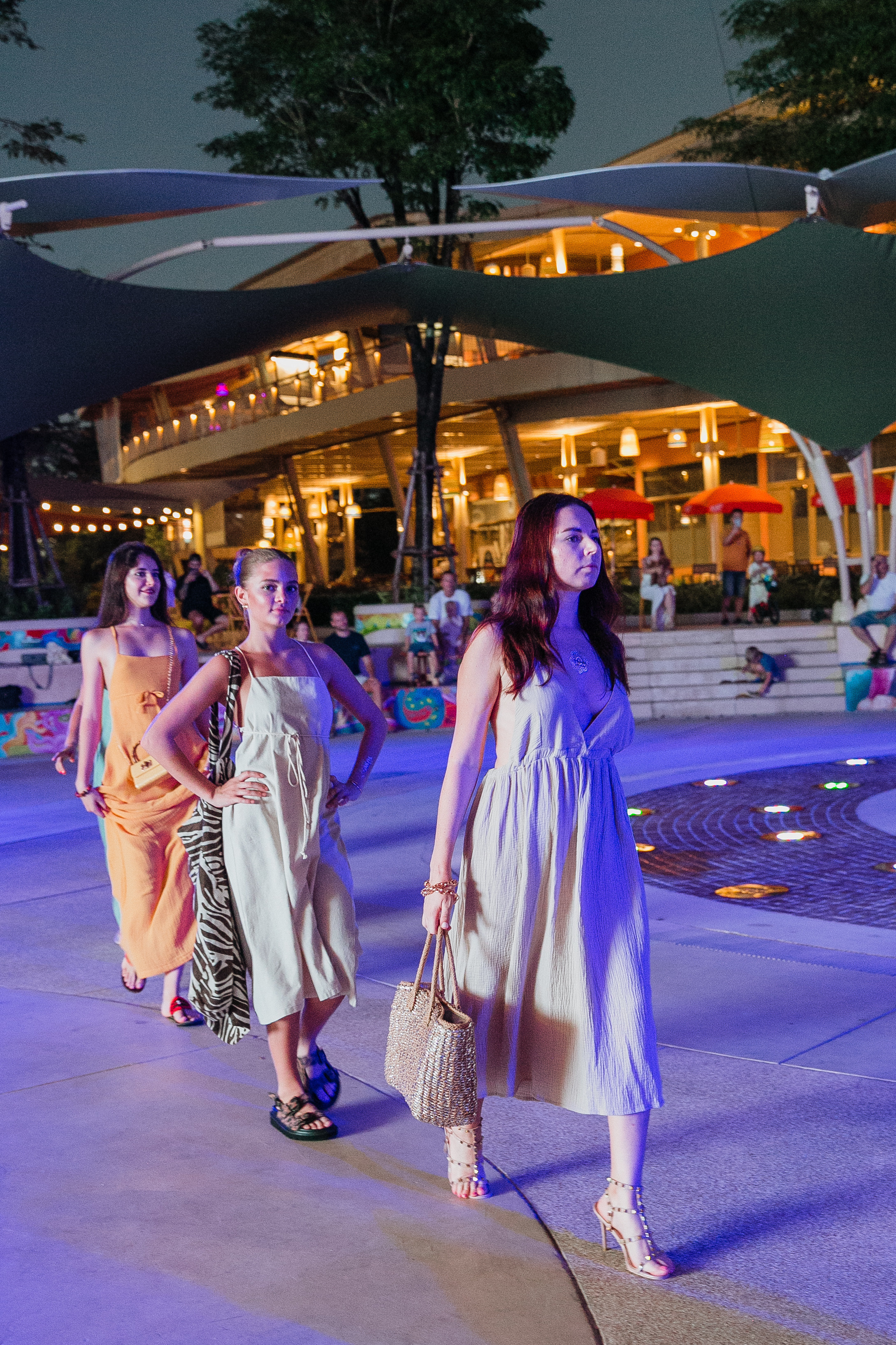 Показ AMORE Бангтао 30.09.23. Фотограф и видеограф Анна Домашенко