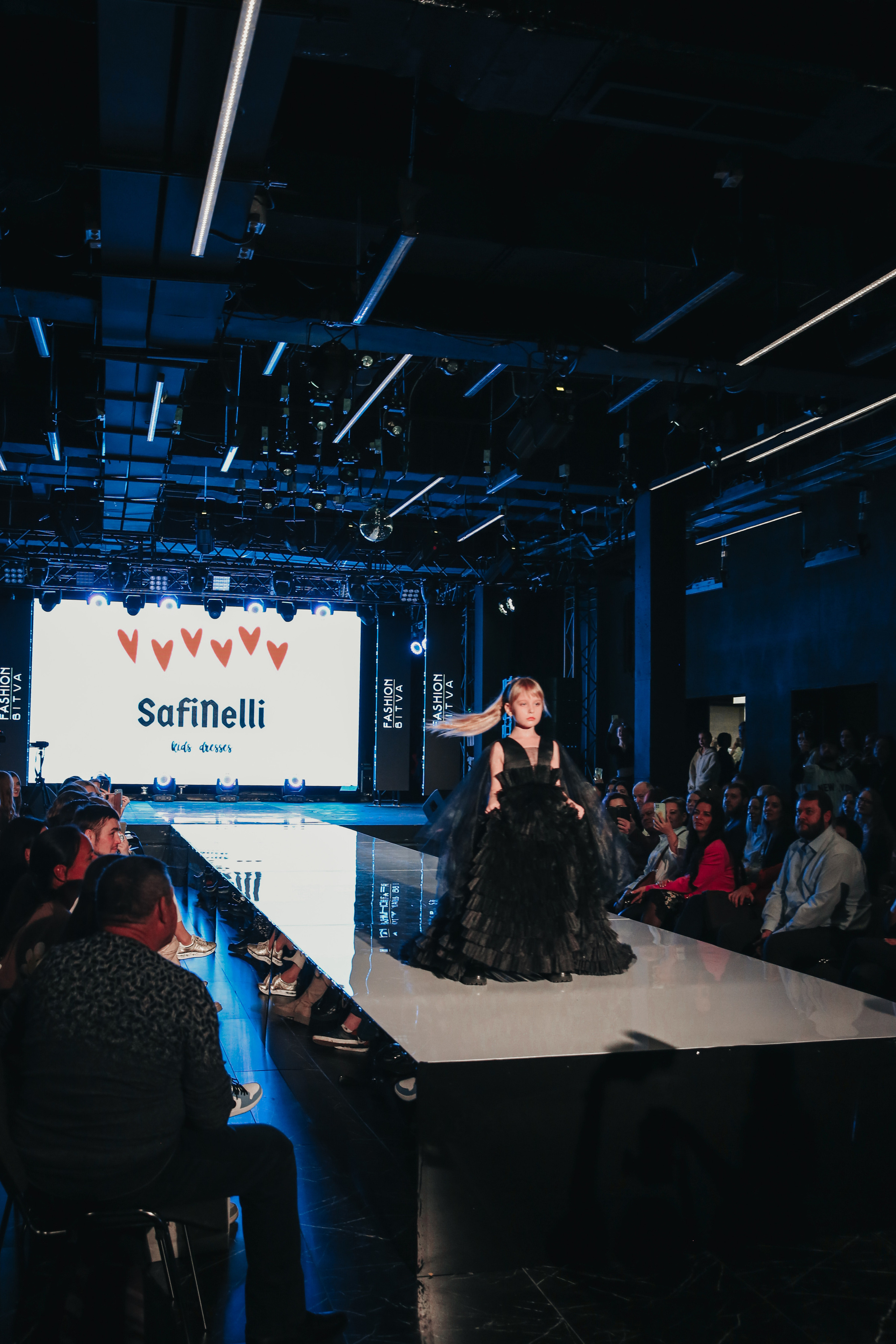 Показ ЯровитХолл. Фотограф и видеограф Анна Домашенко