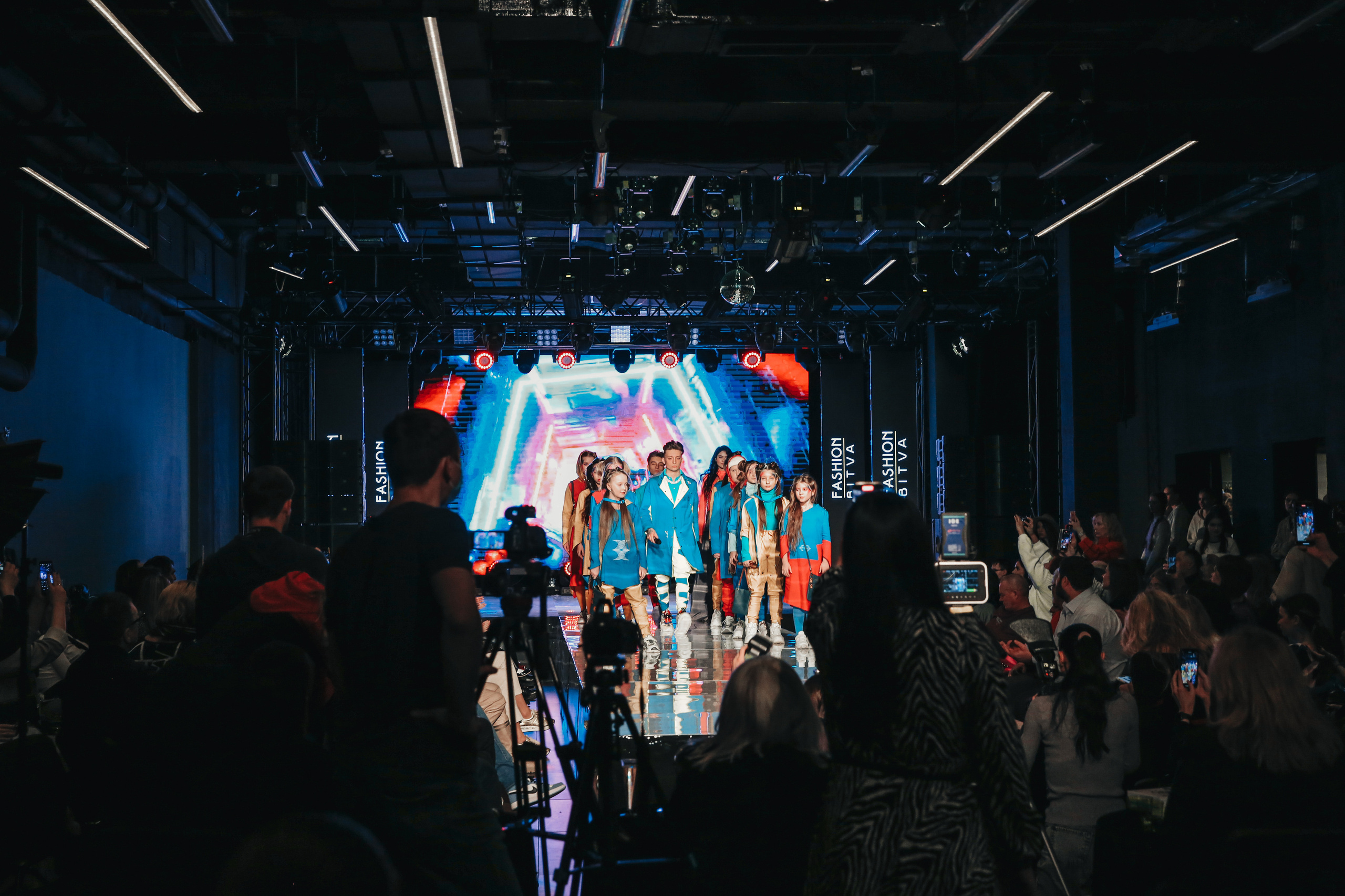 Показ ЯровитХолл. Фотограф и видеограф Анна Домашенко