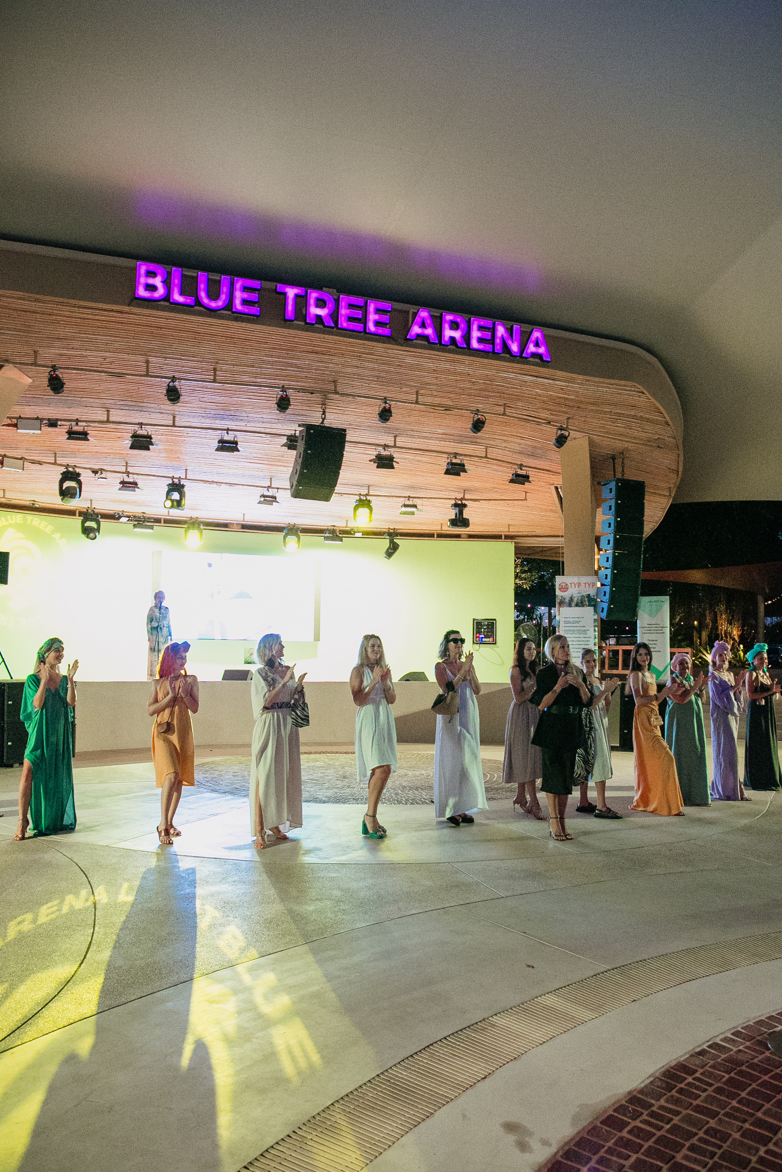 Показ AMORE Бангтао 30.09.23. Фотограф и видеограф Анна Домашенко