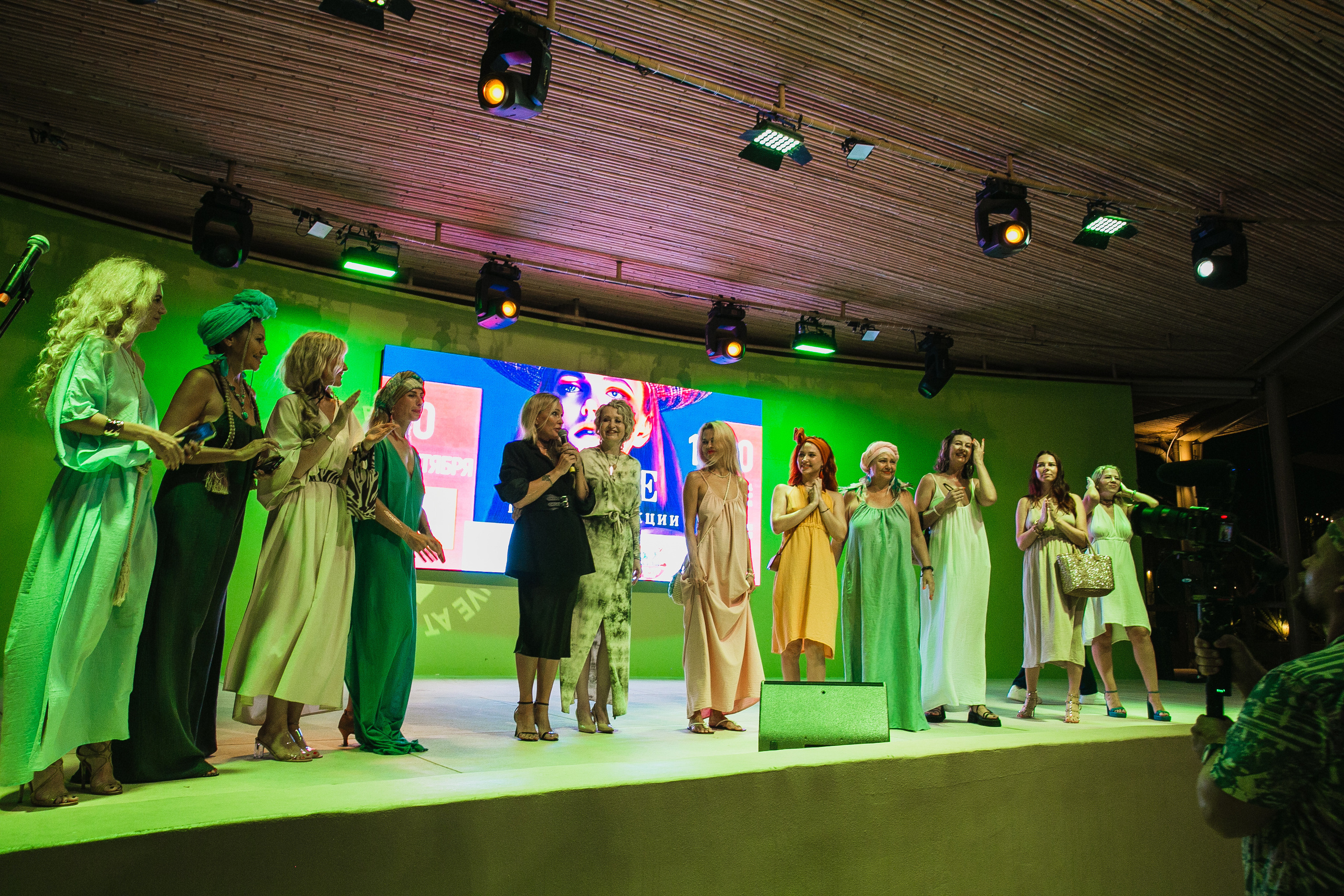 Показ AMORE Бангтао 30.09.23. Фотограф и видеограф Анна Домашенко