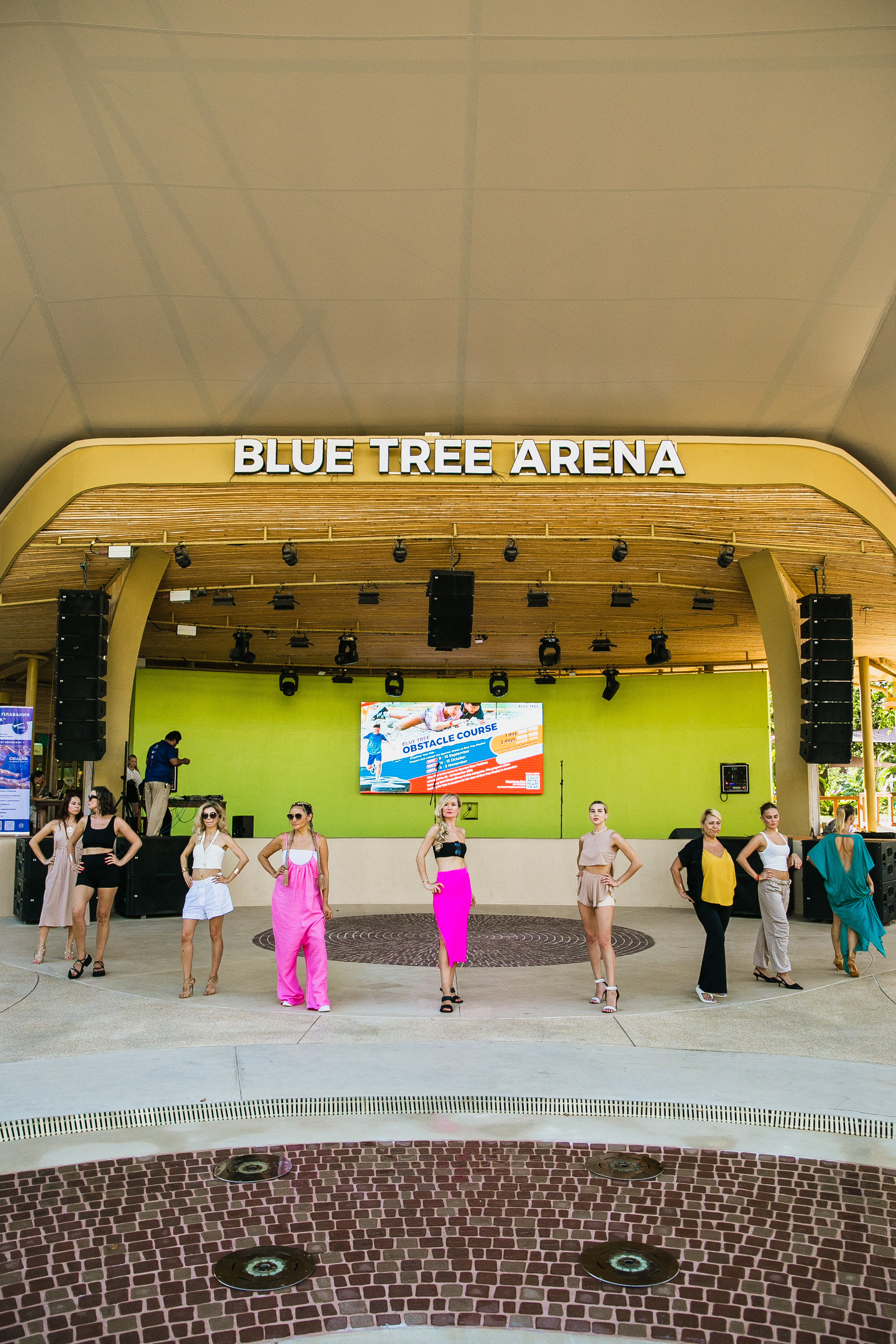 Показ AMORE Бангтао 30.09.23. Фотограф и видеограф Анна Домашенко