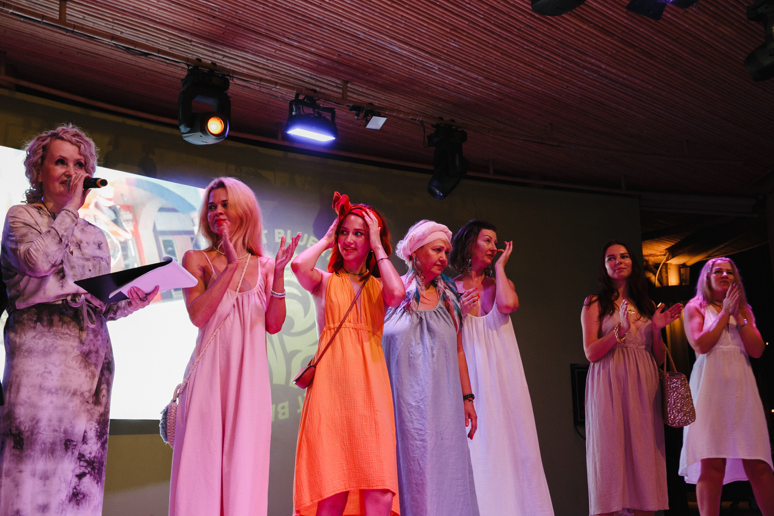 Показ AMORE Бангтао 30.09.23. Фотограф и видеограф Анна Домашенко