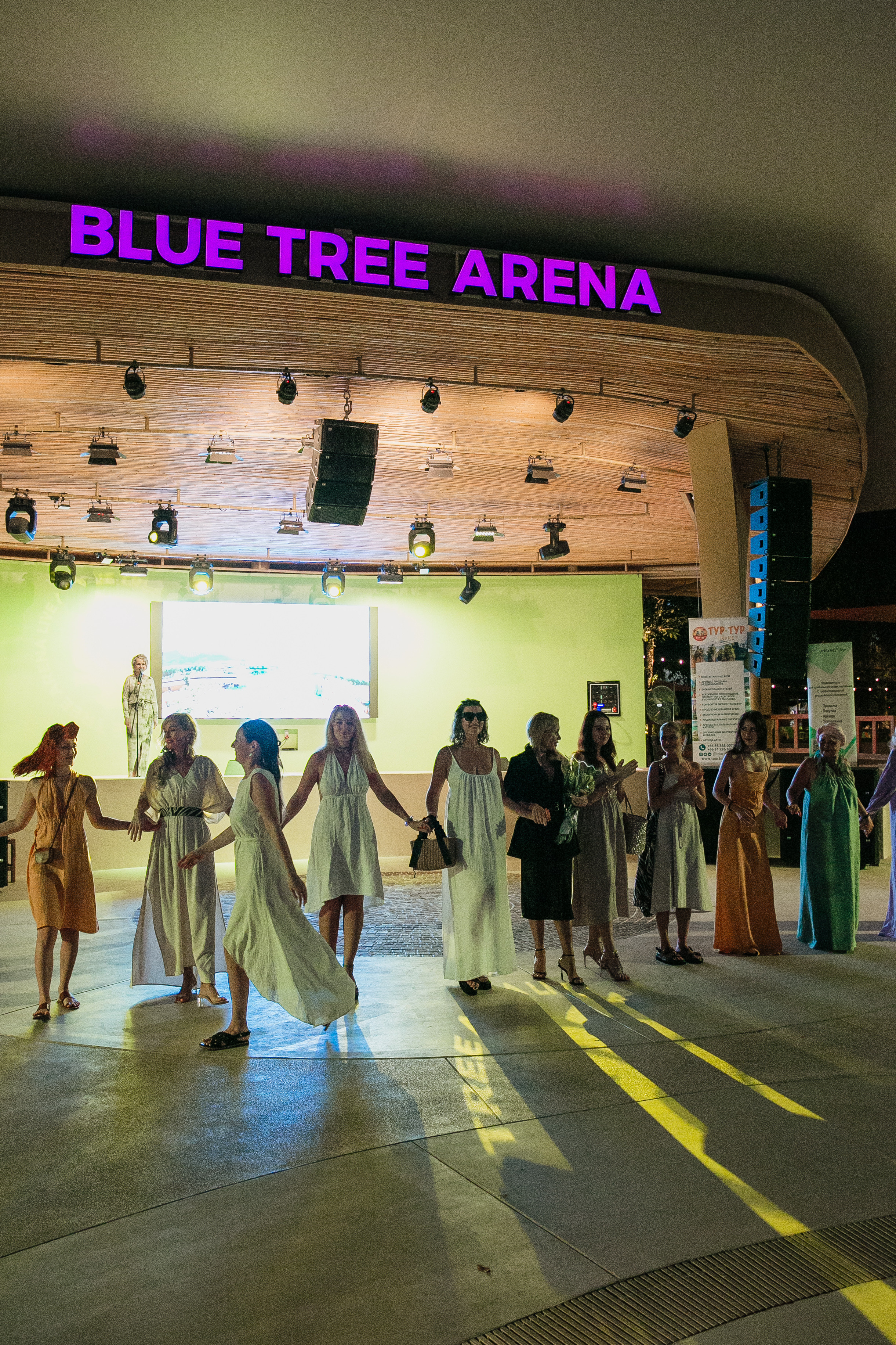 Показ AMORE Бангтао 30.09.23. Фотограф и видеограф Анна Домашенко