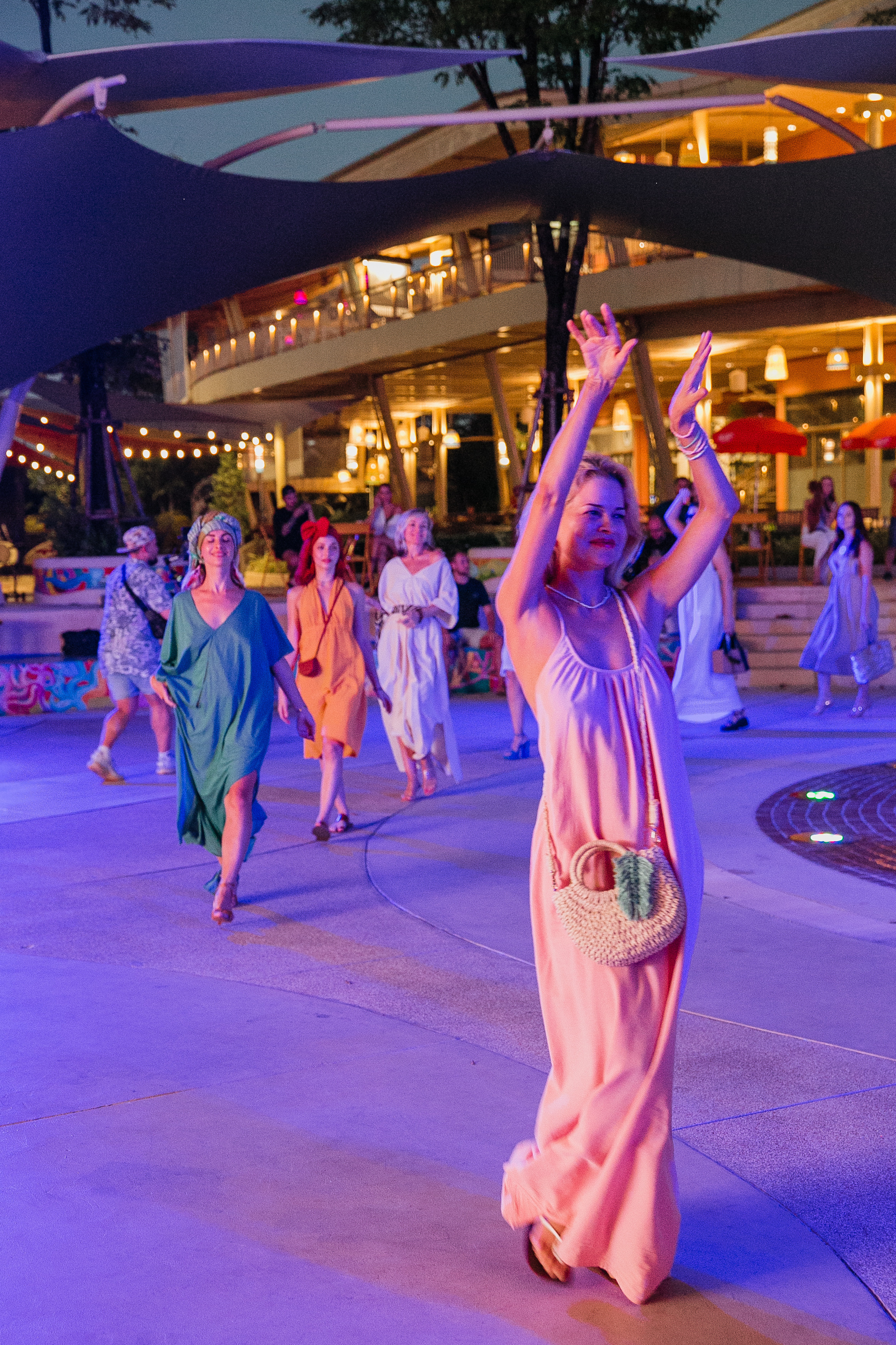 Показ AMORE Бангтао 30.09.23. Фотограф и видеограф Анна Домашенко