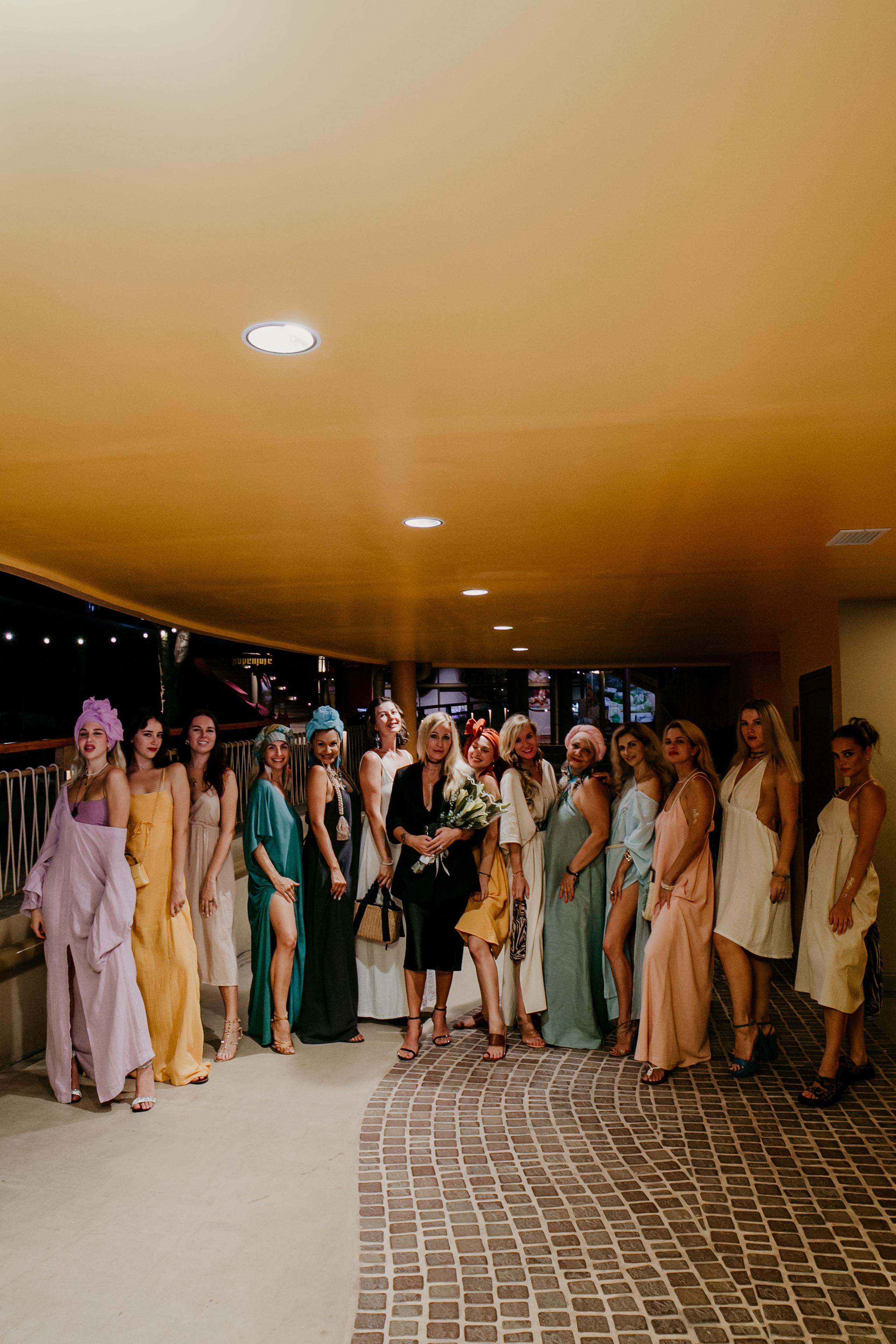 Показ AMORE Бангтао 30.09.23. Фотограф и видеограф Анна Домашенко