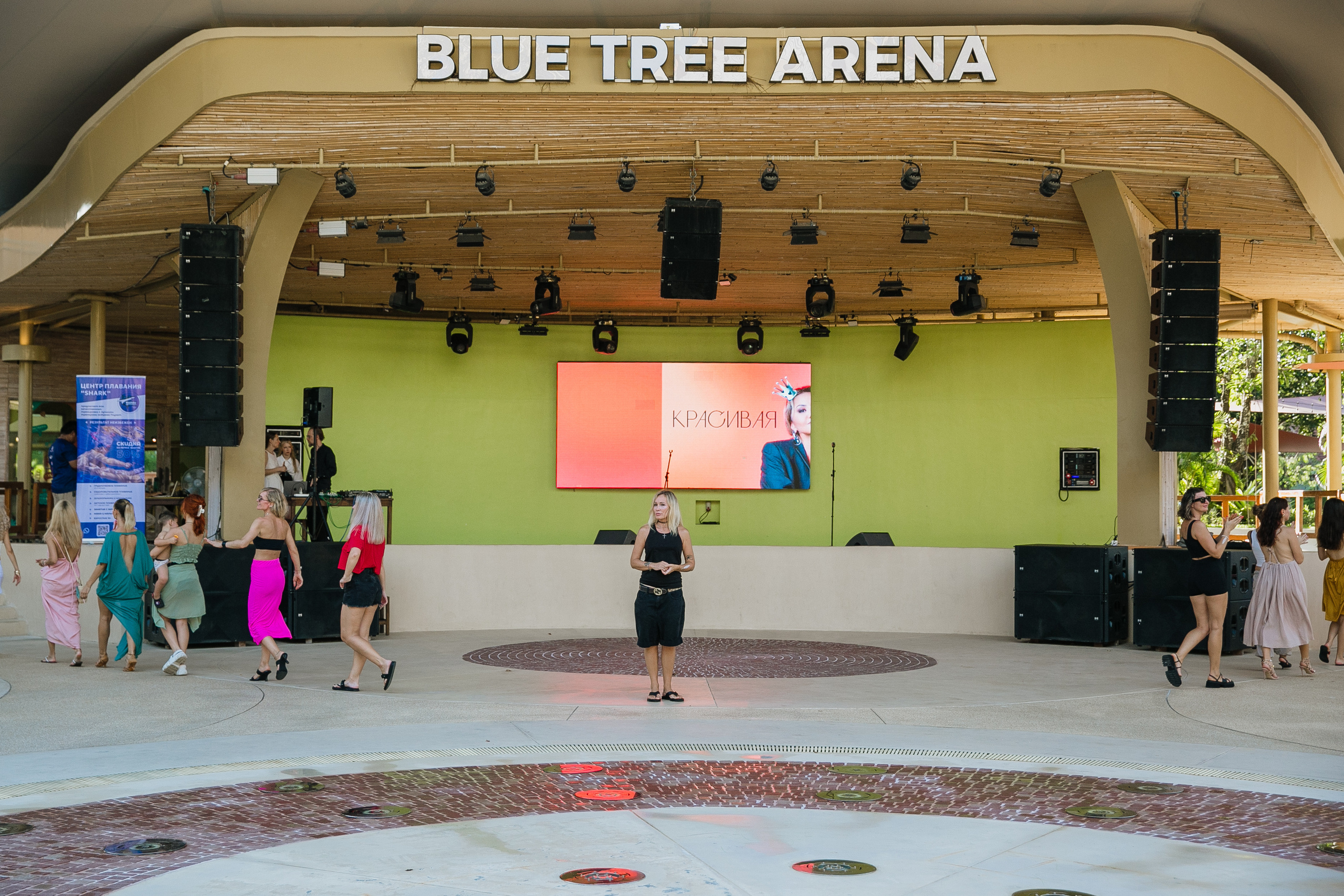 Показ AMORE Бангтао 30.09.23. Фотограф и видеограф Анна Домашенко