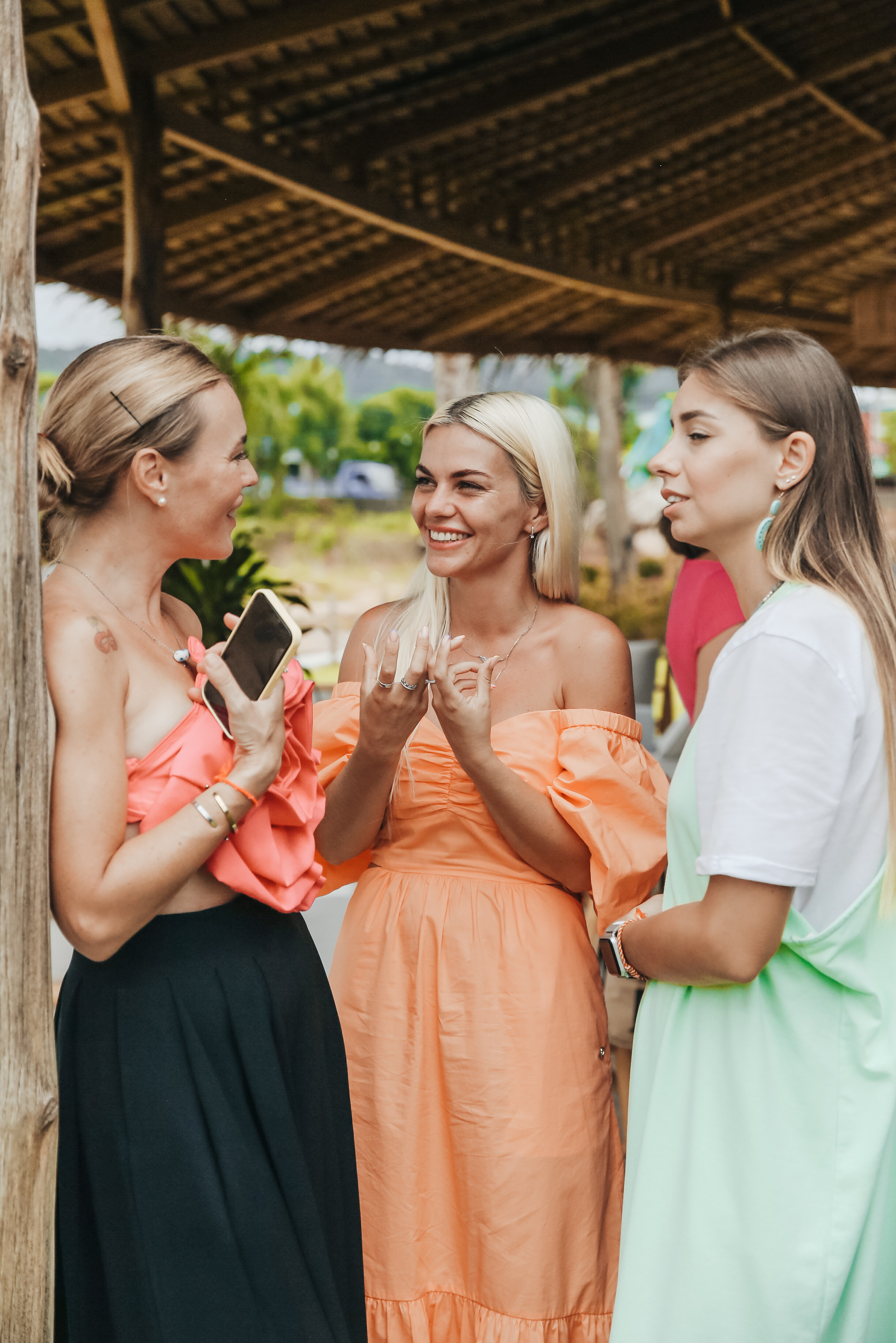 Завтрак женского клуба  Бангтао 10.08.23. Фотограф и видеограф Анна Домашенко