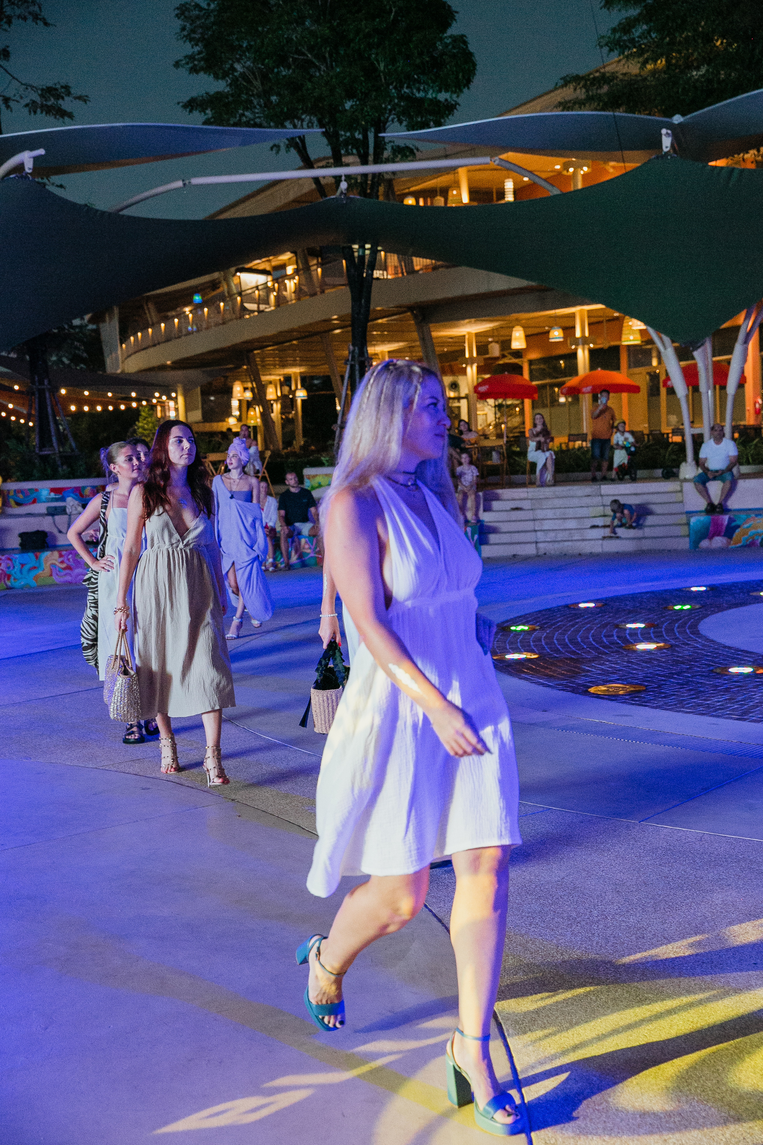 Показ AMORE Бангтао 30.09.23. Фотограф и видеограф Анна Домашенко