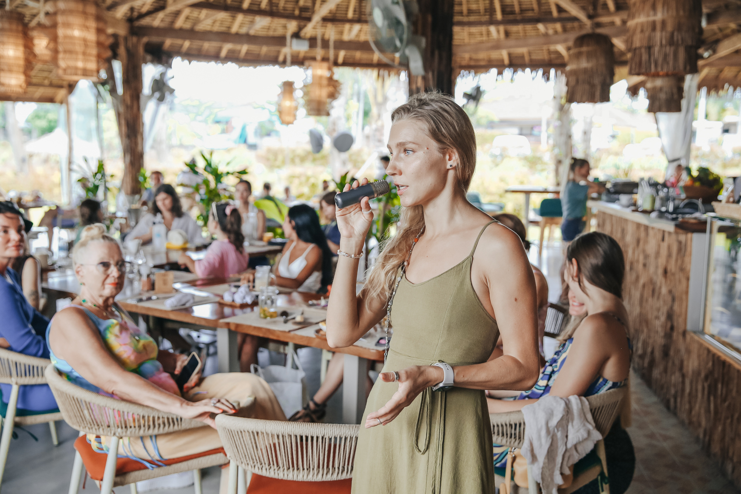 Завтрак женского клуба  Бангтао 10.08.23. Фотограф и видеограф Анна Домашенко
