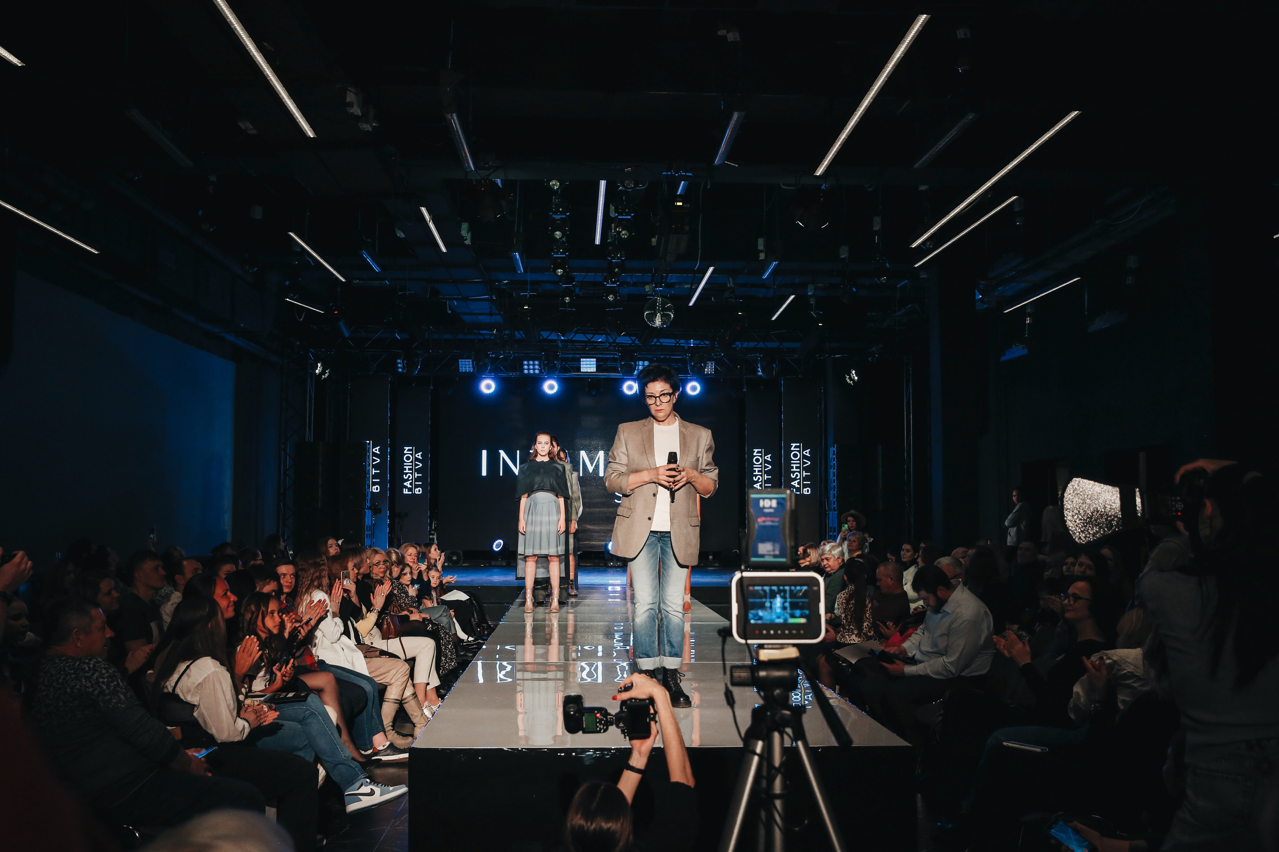 Показ ЯровитХолл. Фотограф и видеограф Анна Домашенко