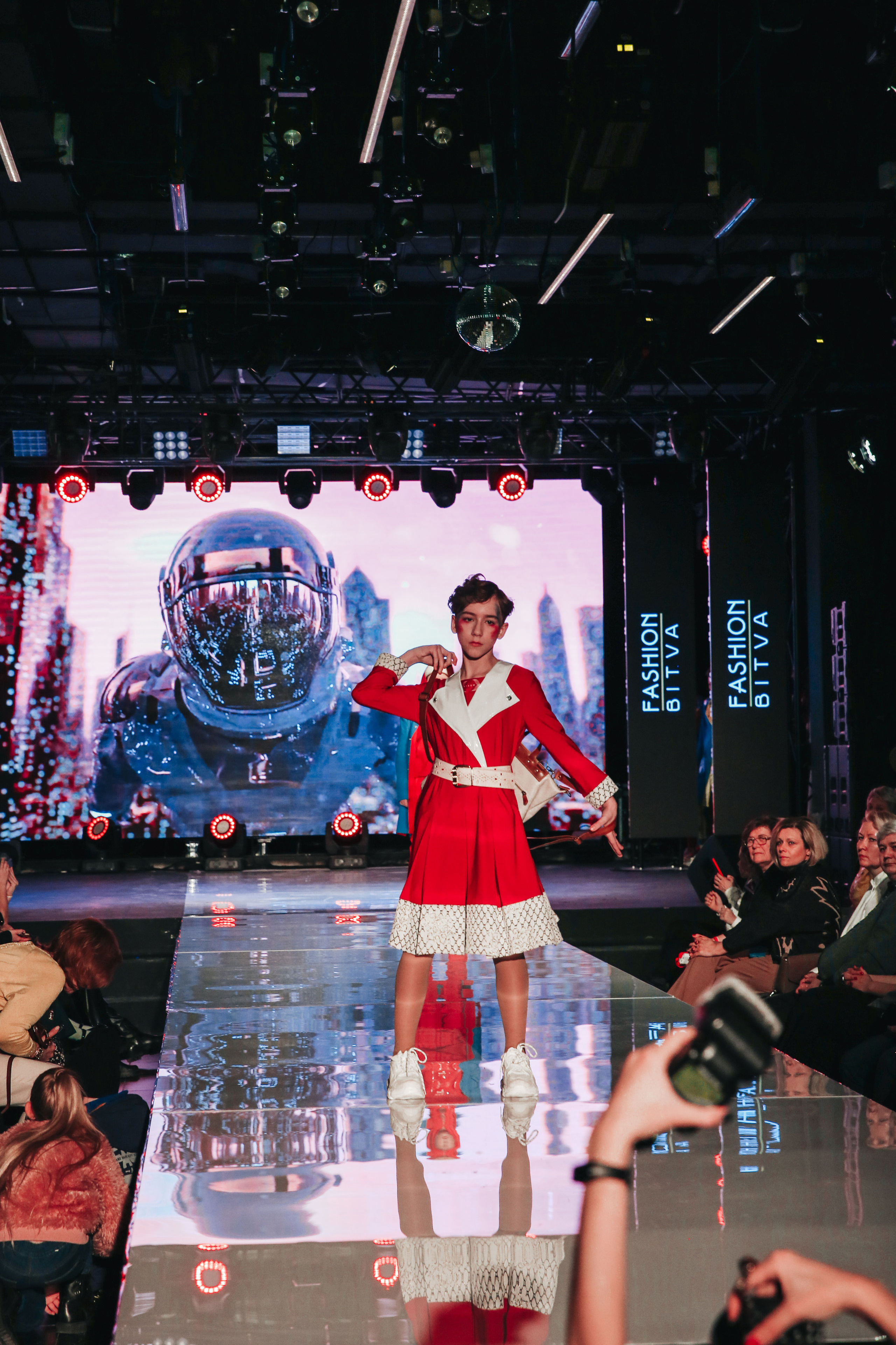 Показ ЯровитХолл. Фотограф и видеограф Анна Домашенко