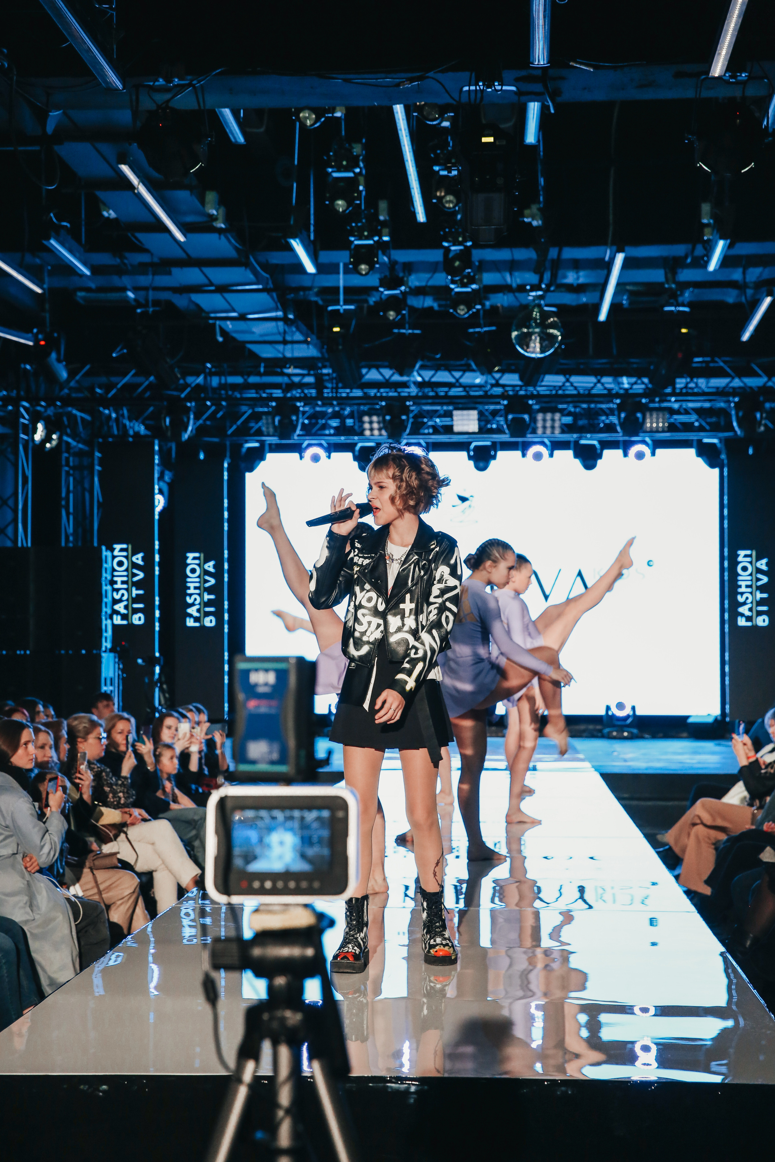 Показ ЯровитХолл. Фотограф и видеограф Анна Домашенко