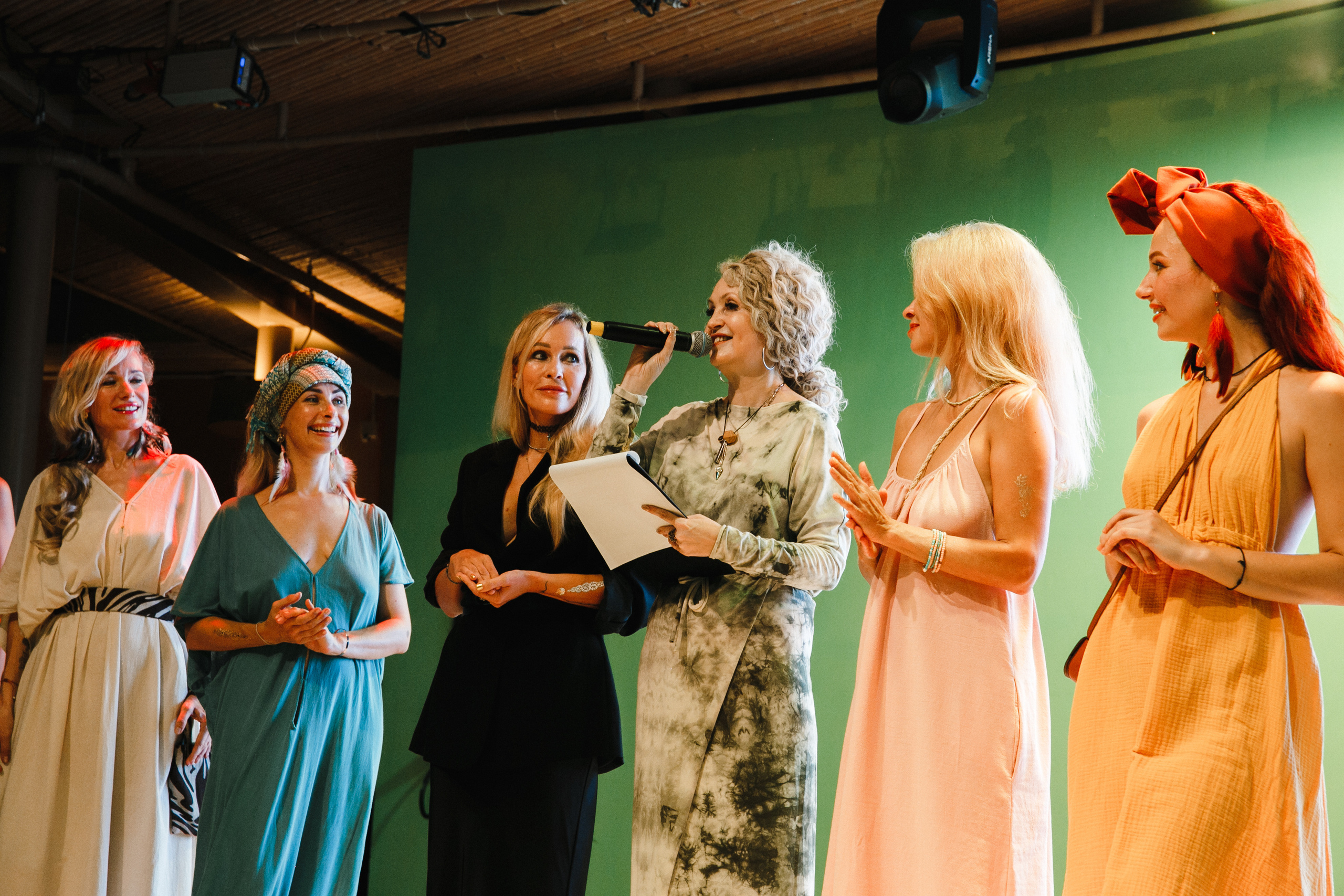 Показ AMORE Бангтао 30.09.23. Фотограф и видеограф Анна Домашенко