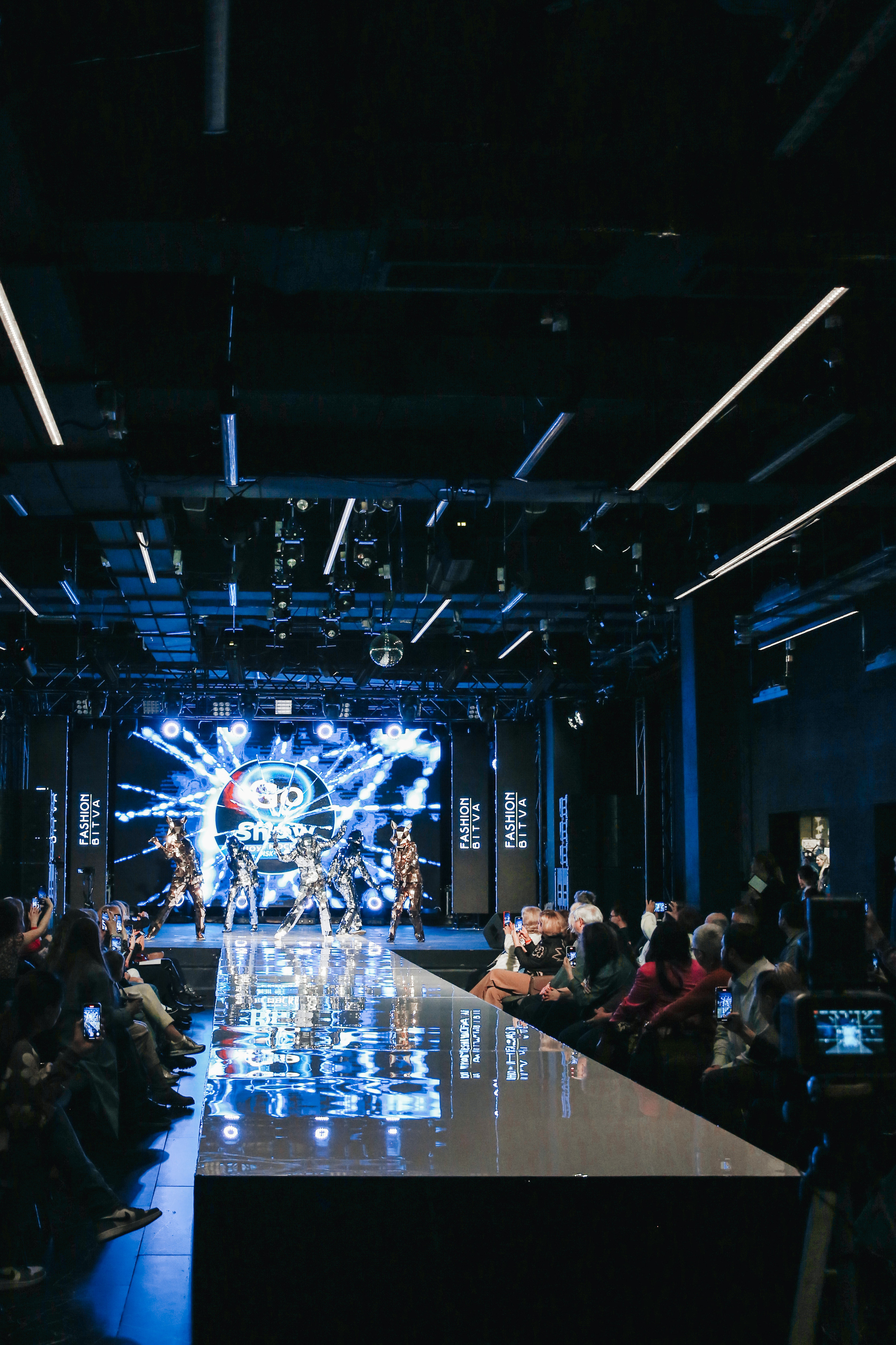 Показ ЯровитХолл. Фотограф и видеограф Анна Домашенко