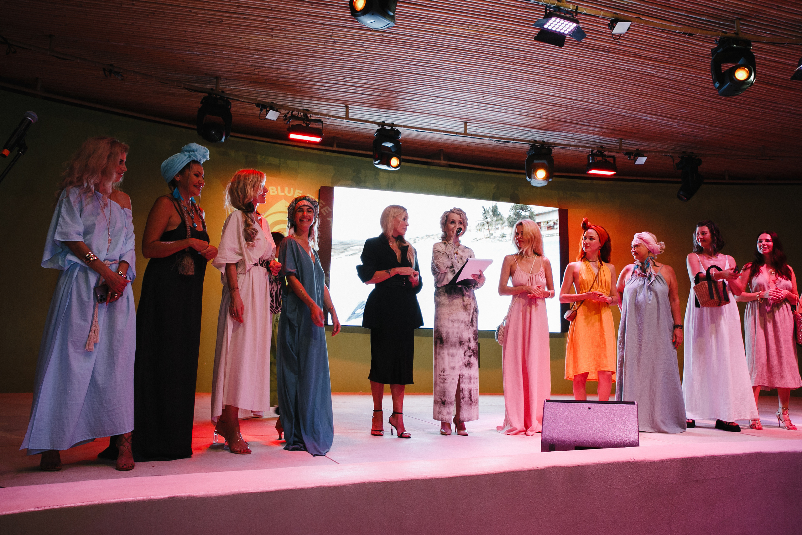 Показ AMORE Бангтао 30.09.23. Фотограф и видеограф Анна Домашенко