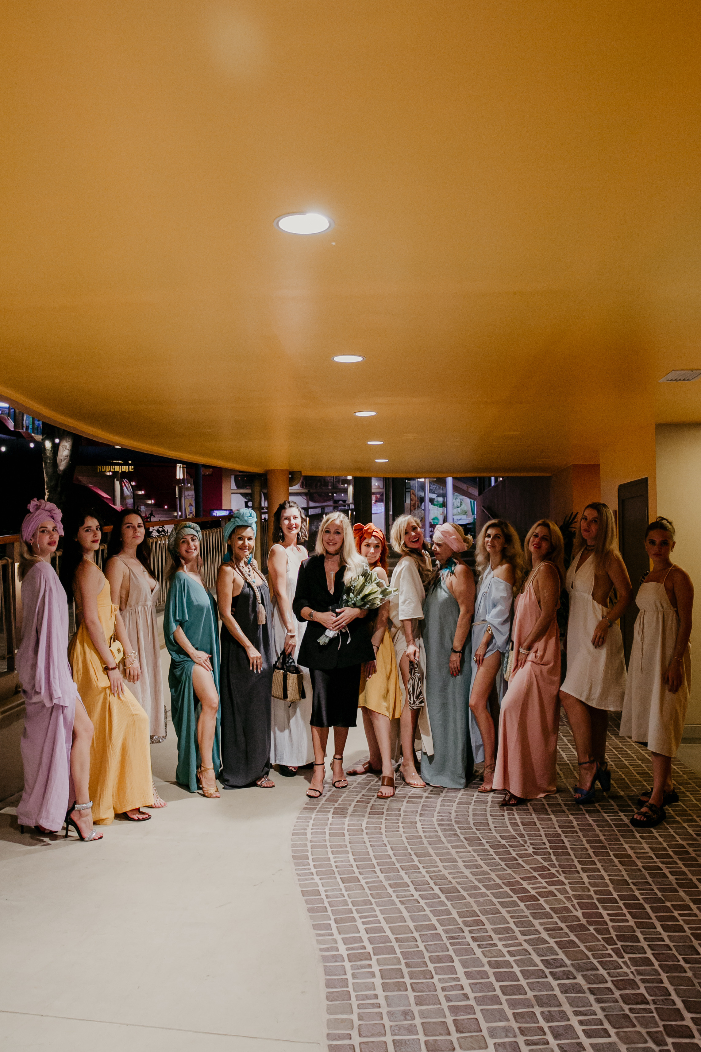 Показ AMORE Бангтао 30.09.23. Фотограф и видеограф Анна Домашенко