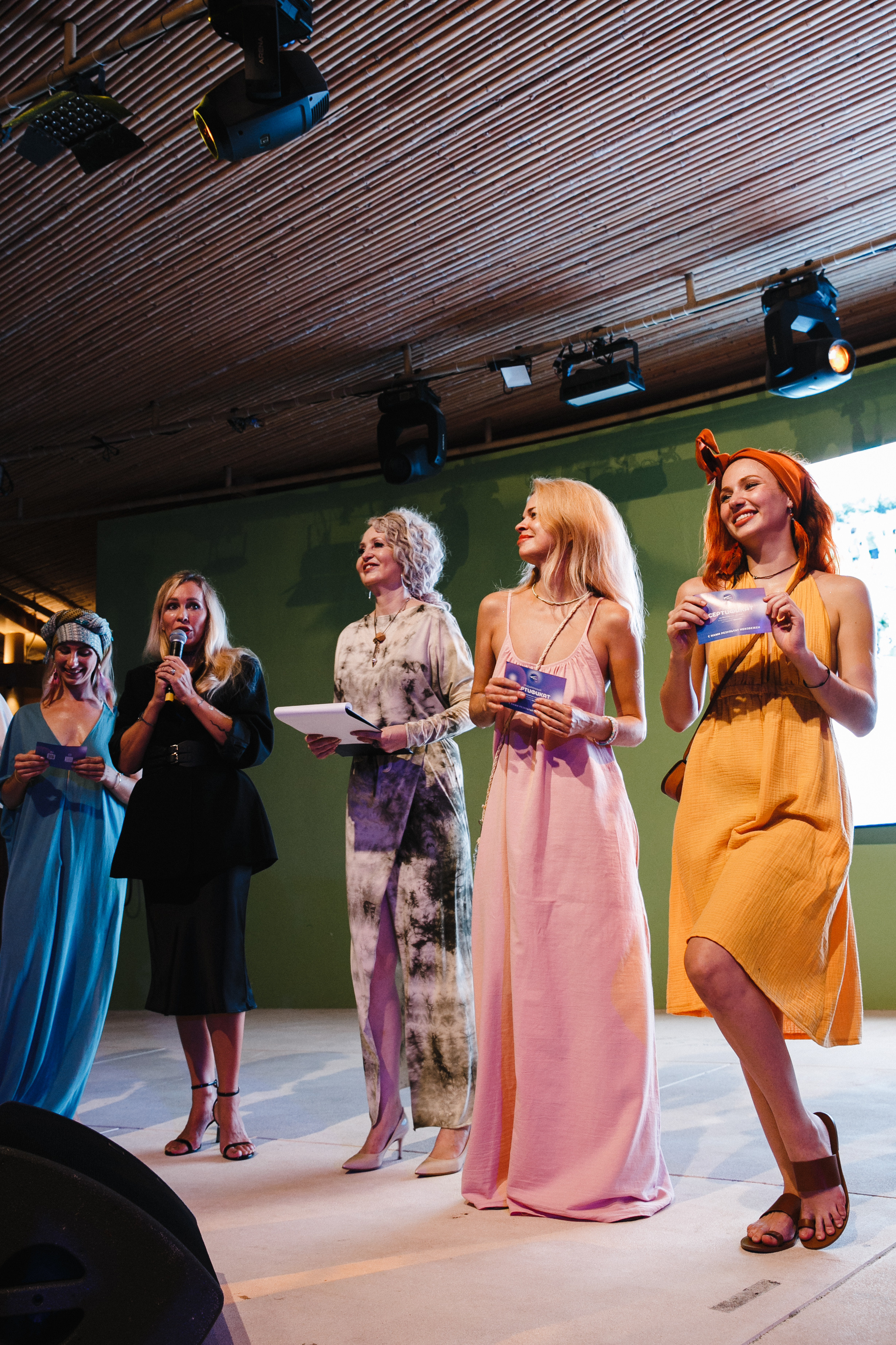 Показ AMORE Бангтао 30.09.23. Фотограф и видеограф Анна Домашенко