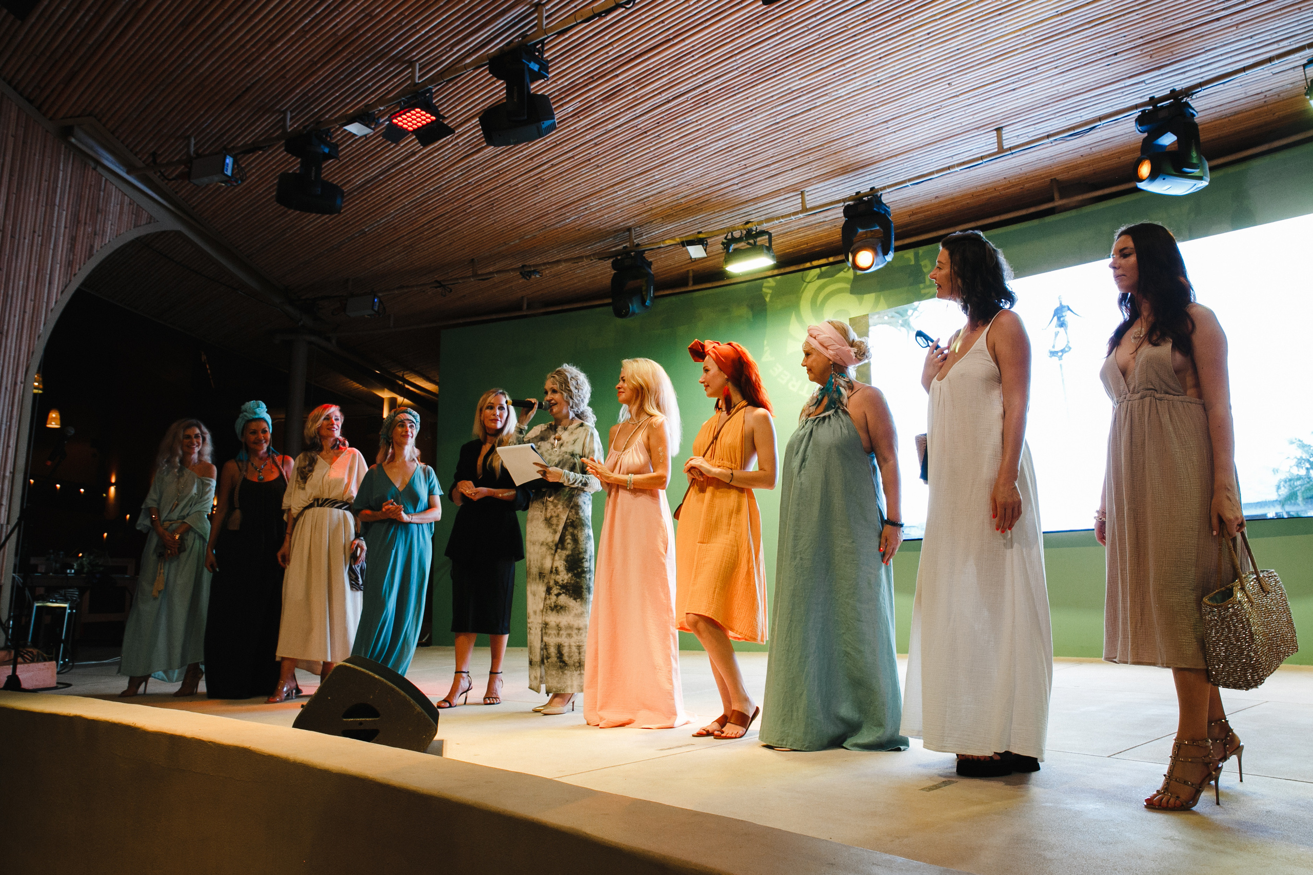 Показ AMORE Бангтао 30.09.23. Фотограф и видеограф Анна Домашенко