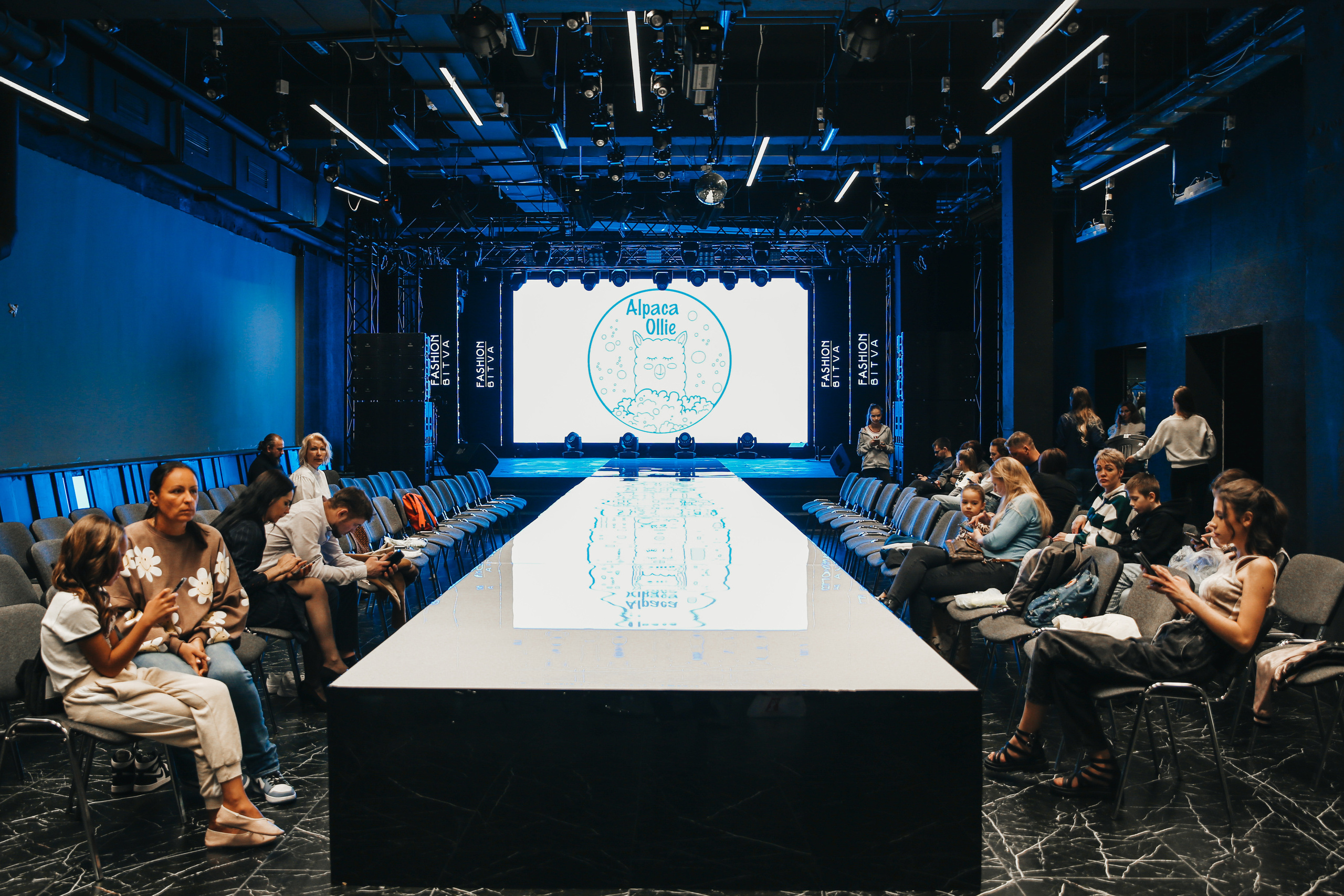 Показ ЯровитХолл. Фотограф и видеограф Анна Домашенко