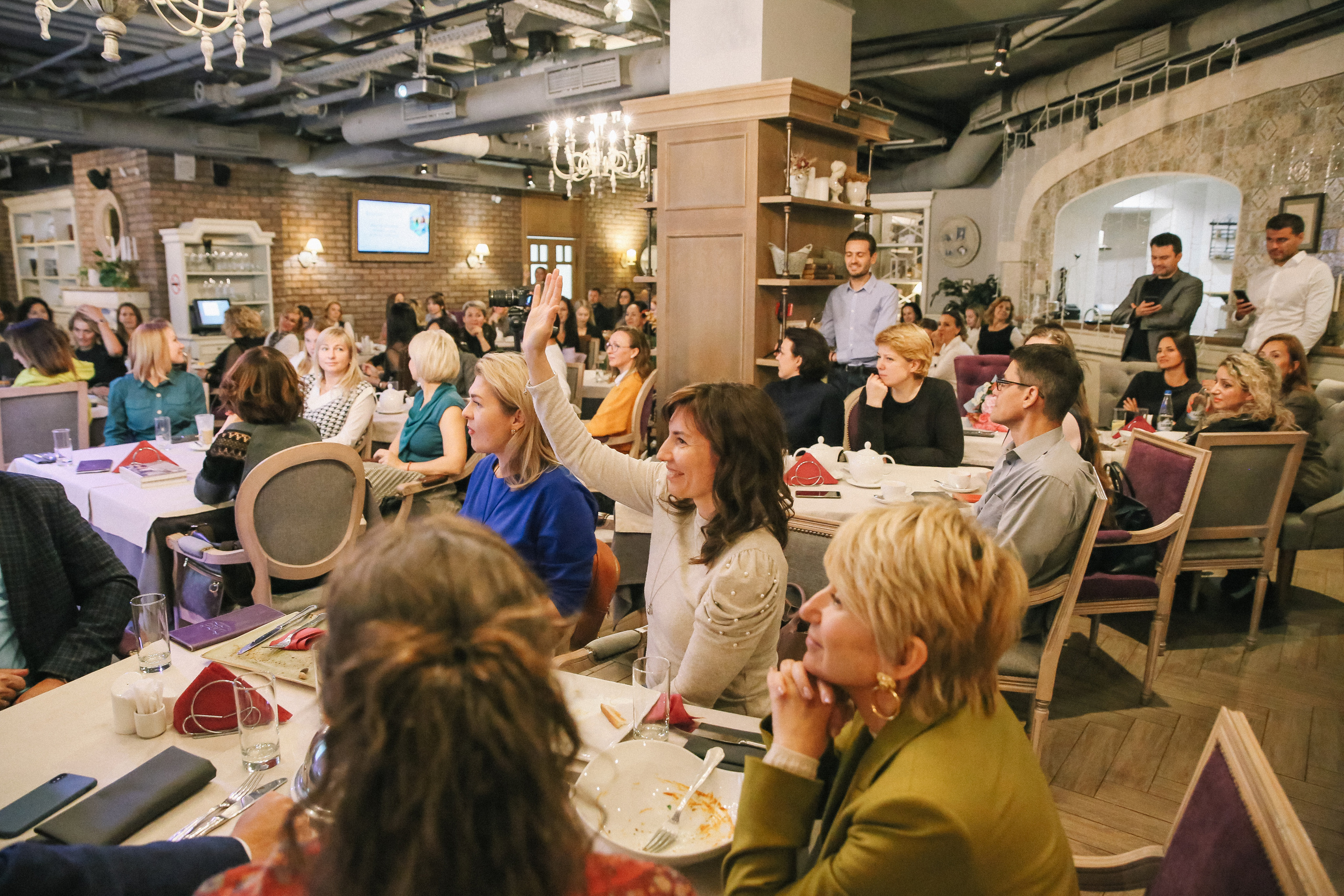 Бизнес ужин с коучем Евгенией Павловской 15.09.21. Фотограф и видеограф Анна Домашенко