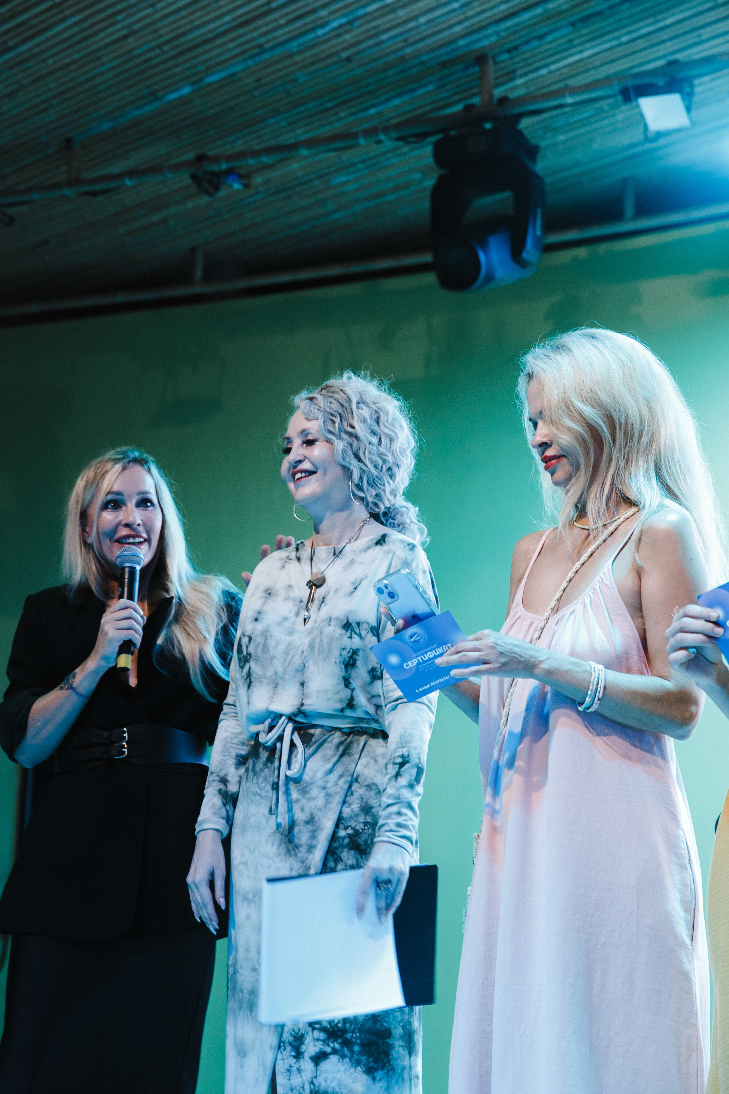 Показ AMORE Бангтао 30.09.23. Фотограф и видеограф Анна Домашенко