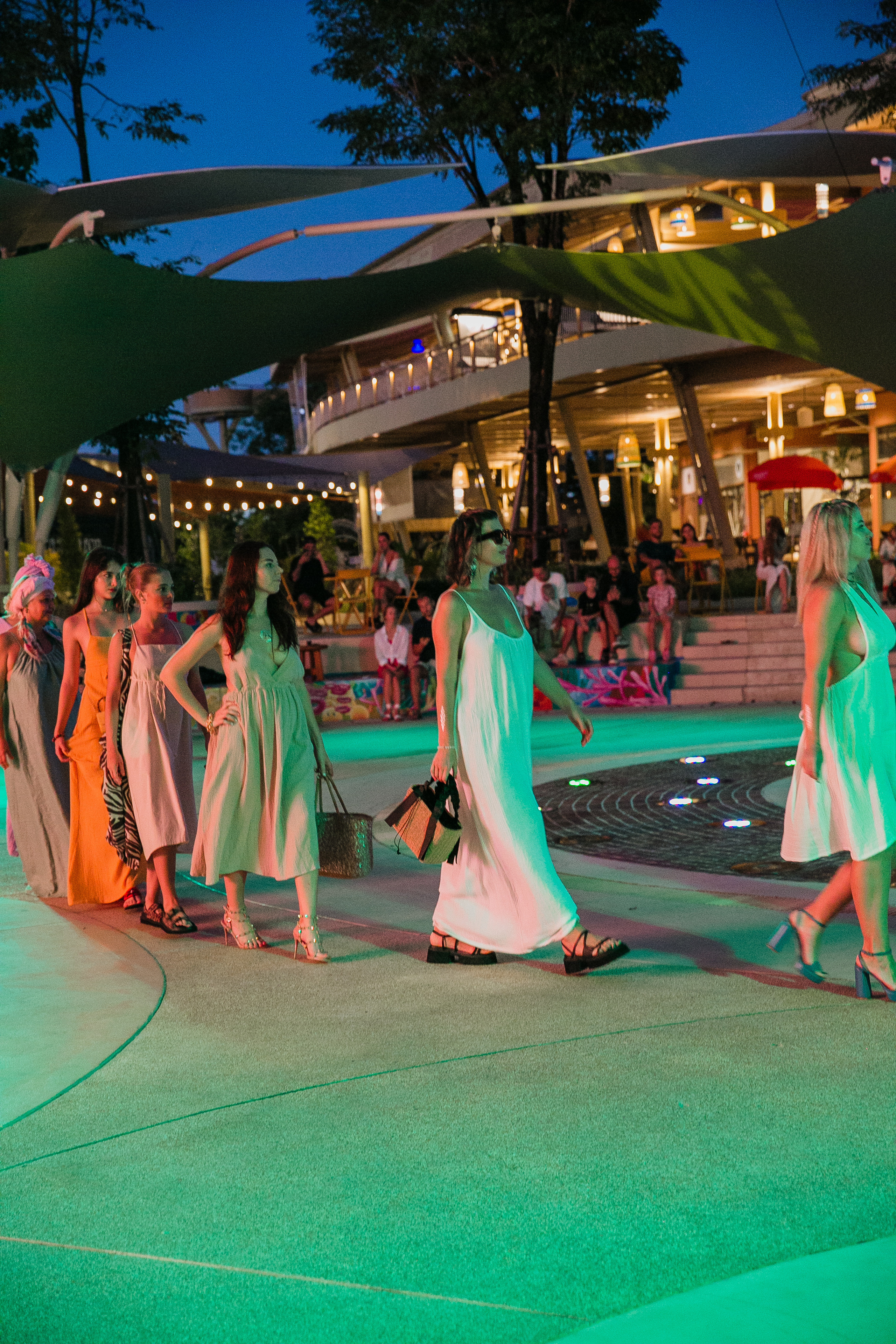 Показ AMORE Бангтао 30.09.23. Фотограф и видеограф Анна Домашенко