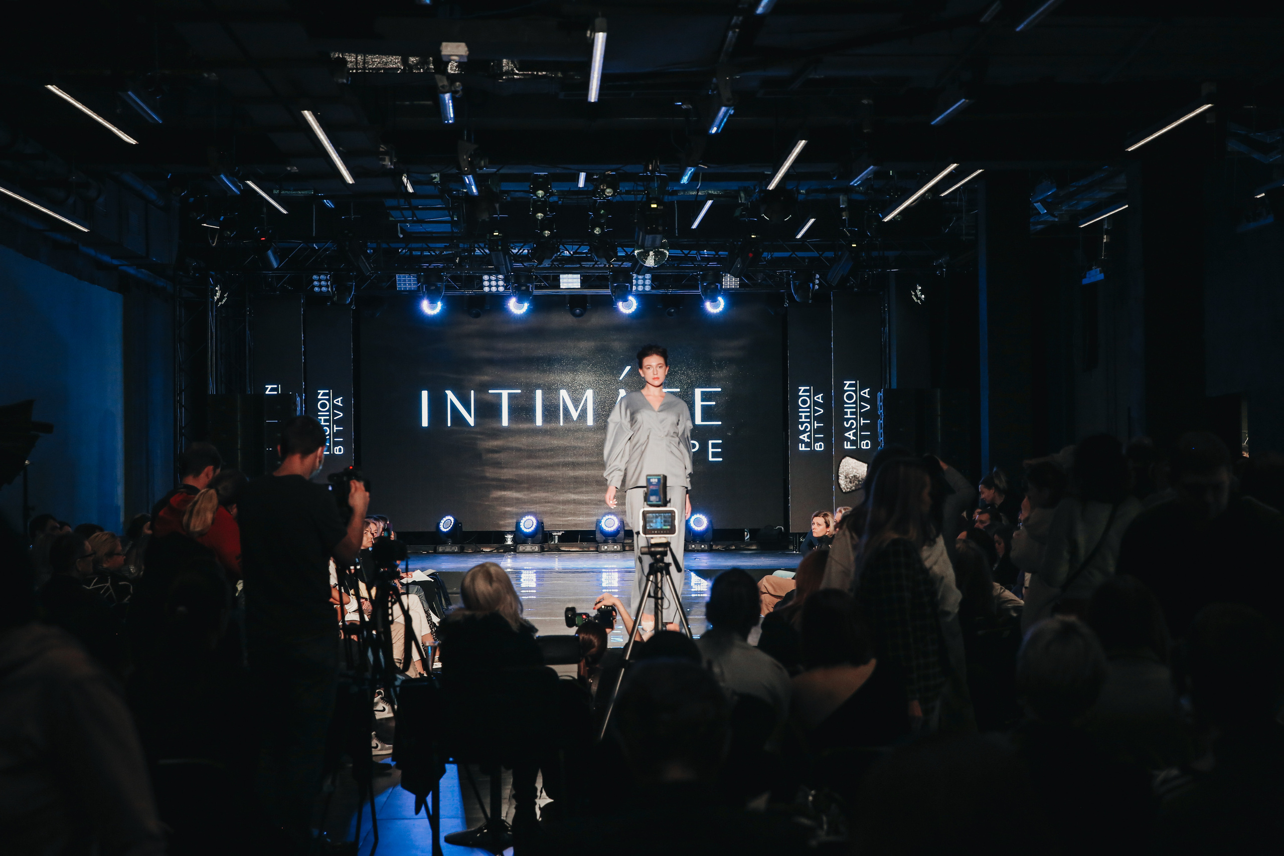 Показ ЯровитХолл. Фотограф и видеограф Анна Домашенко