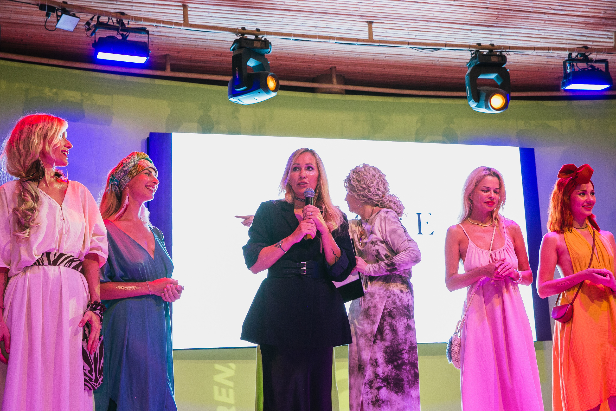 Показ AMORE Бангтао 30.09.23. Фотограф и видеограф Анна Домашенко