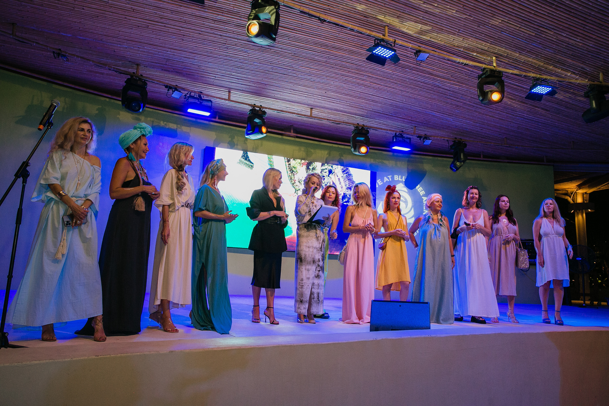 Показ AMORE Бангтао 30.09.23. Фотограф и видеограф Анна Домашенко