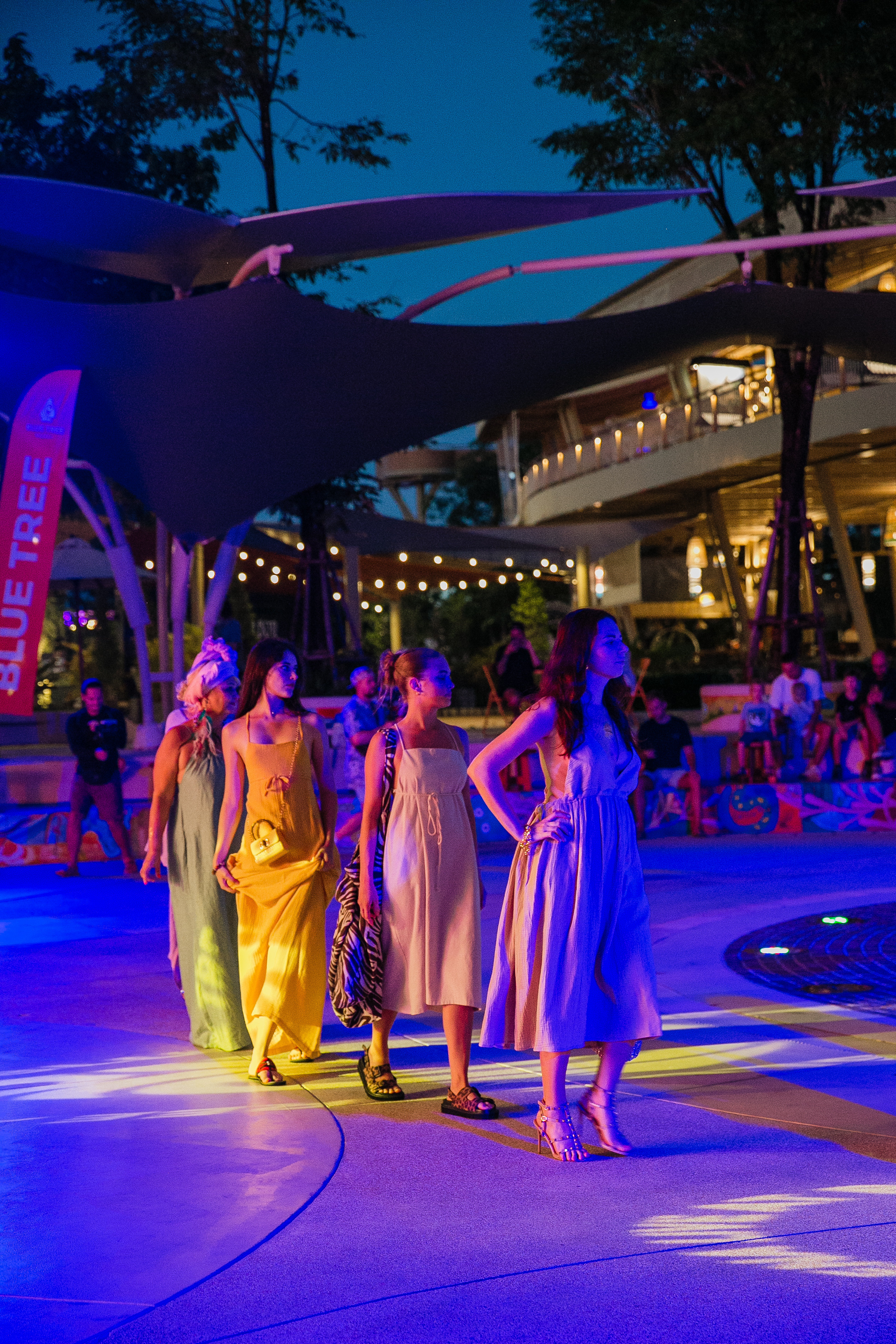 Показ AMORE Бангтао 30.09.23. Фотограф и видеограф Анна Домашенко