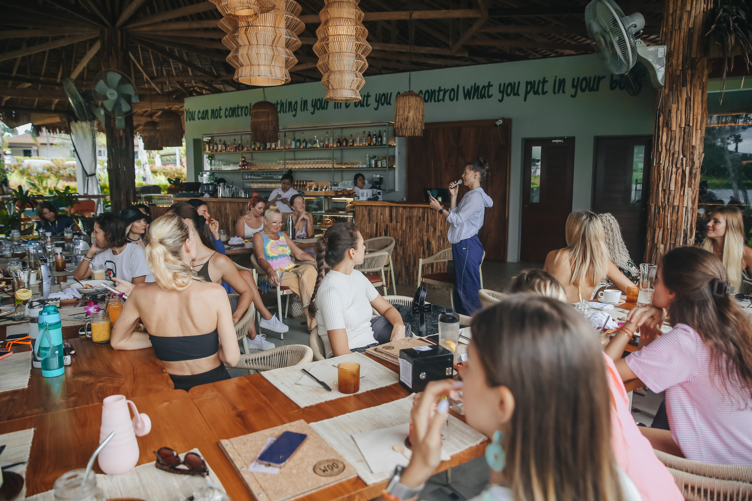 Завтрак женского клуба  Бангтао 10.08.23. Фотограф и видеограф Анна Домашенко